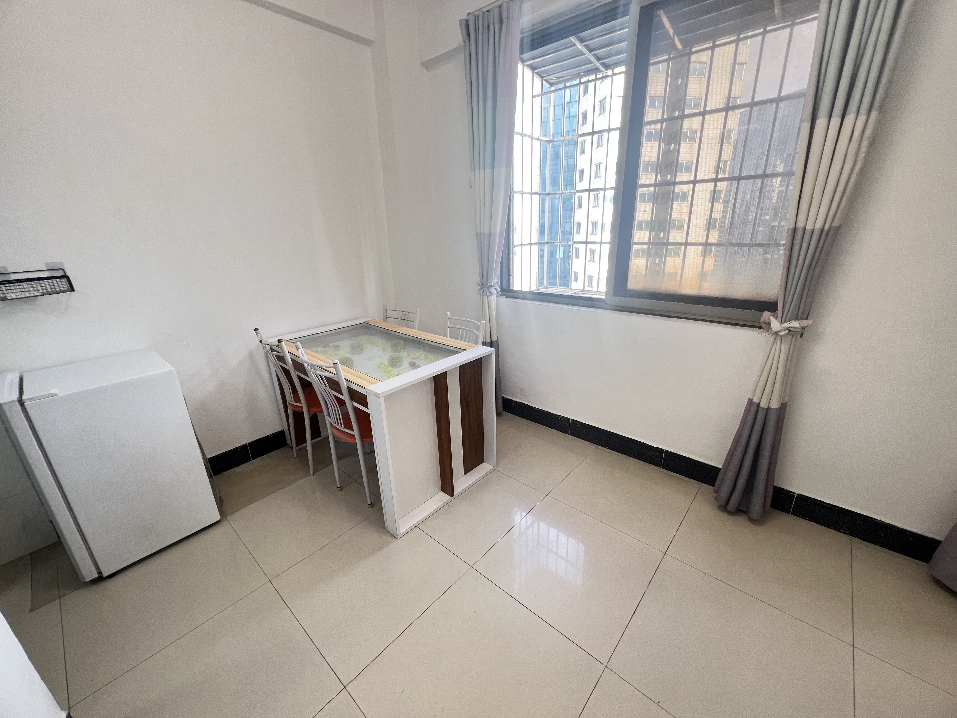 华昌大厦 1室1厅1卫 1500.0元/月 华昌大厦 1室1厅1卫 1500.0元/月室内图