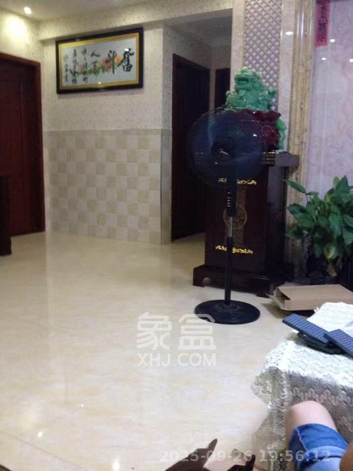 峰尚国际 4室2厅2卫 1800.0元/月 峰尚国际 4室2厅2卫 1800.0元/月室内图