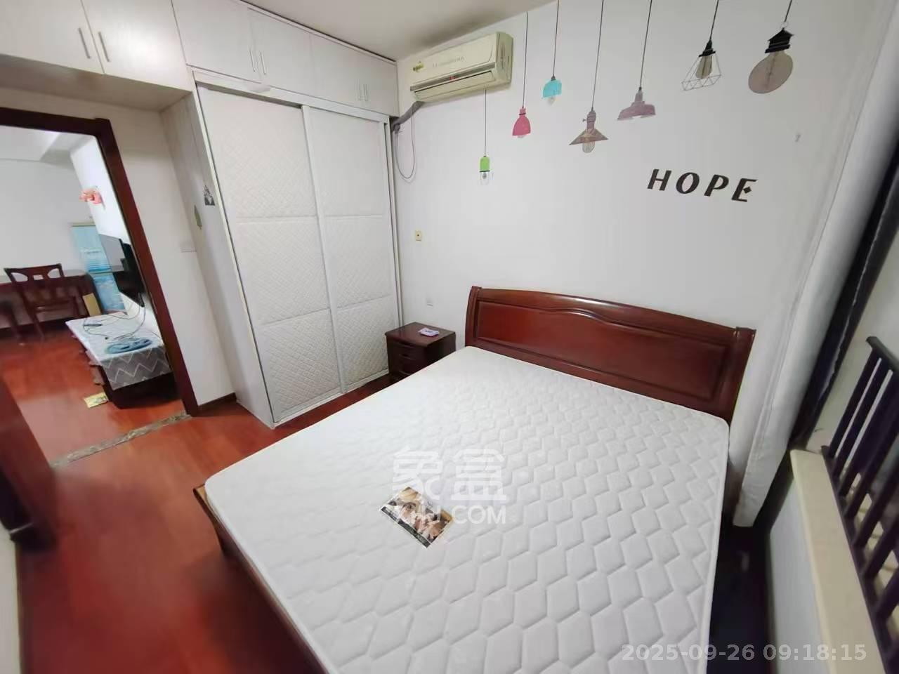 绿地公馆(绿地名邸) 1室1厅1卫 1600.0元/月 绿地公馆(绿地名邸) 1室1厅1卫 1600.0元/月室内图