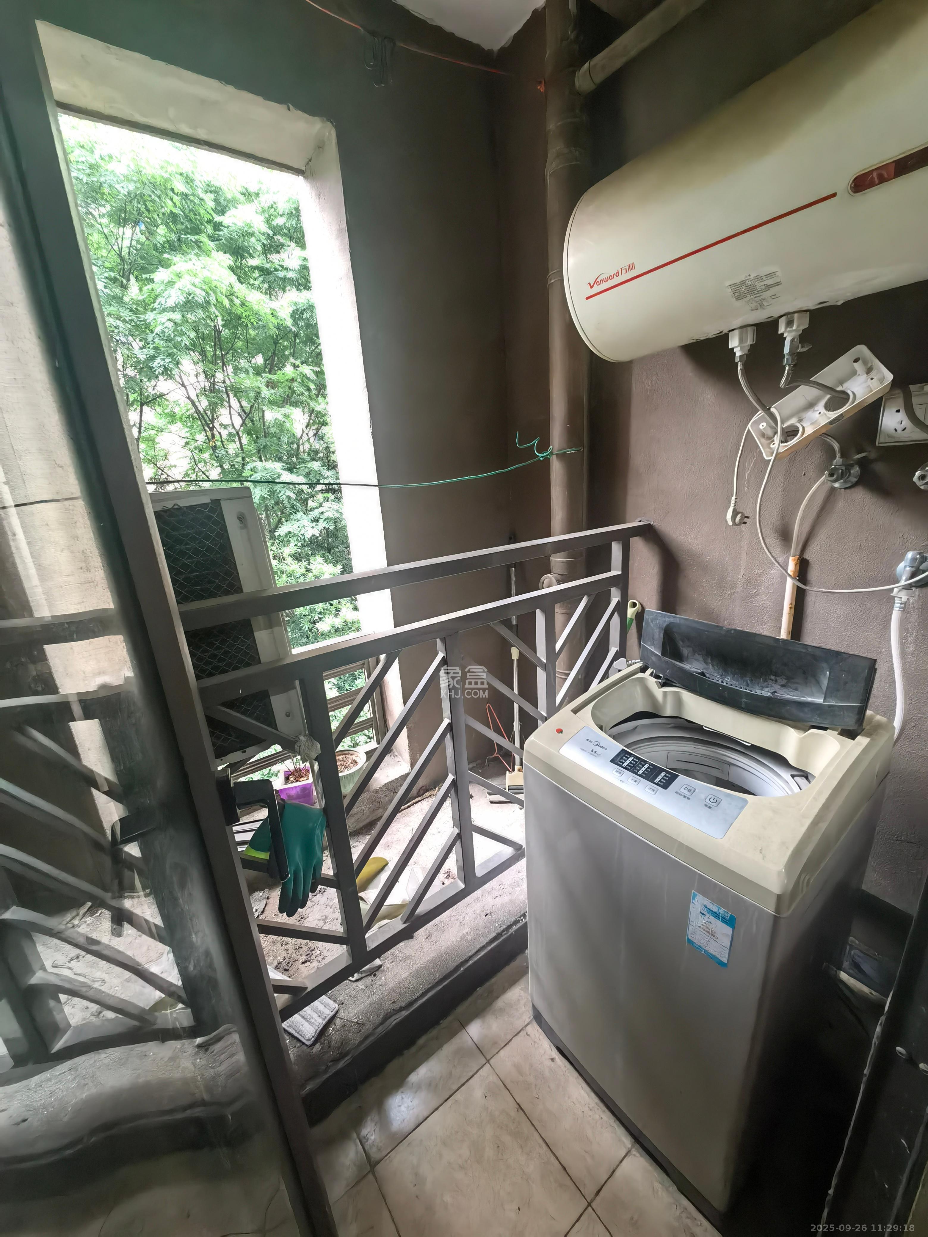 旭辉藏郡（藏郡、旭湘华府)  1室1厅1卫    1300.0元/月室内图