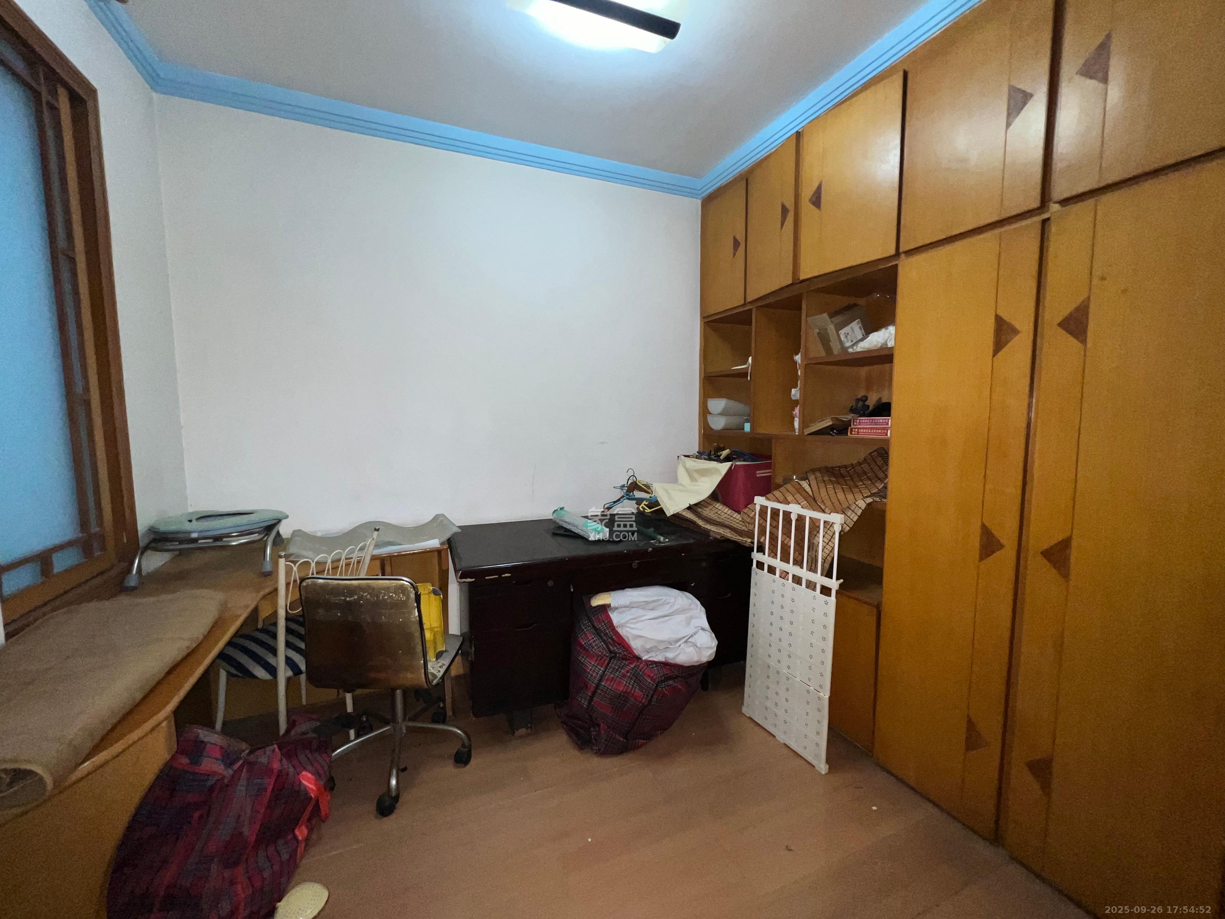 石长铁路宿舍 3室2厅2卫 1800.0元/月 石长铁路宿舍 3室2厅2卫 1800.0元/月室内图