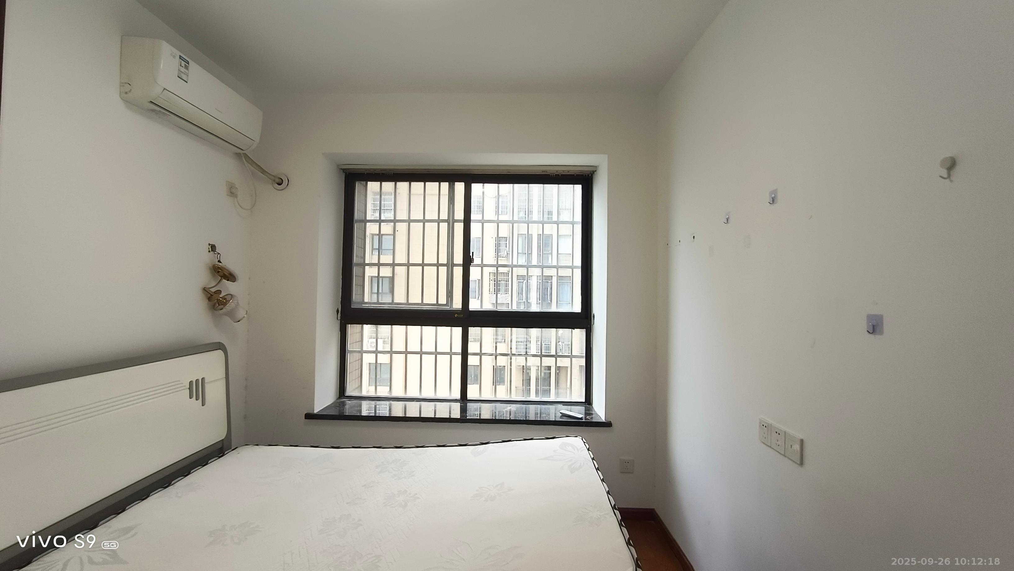 爱琴海岸  3室2厅2卫    2500.0元/月室内图