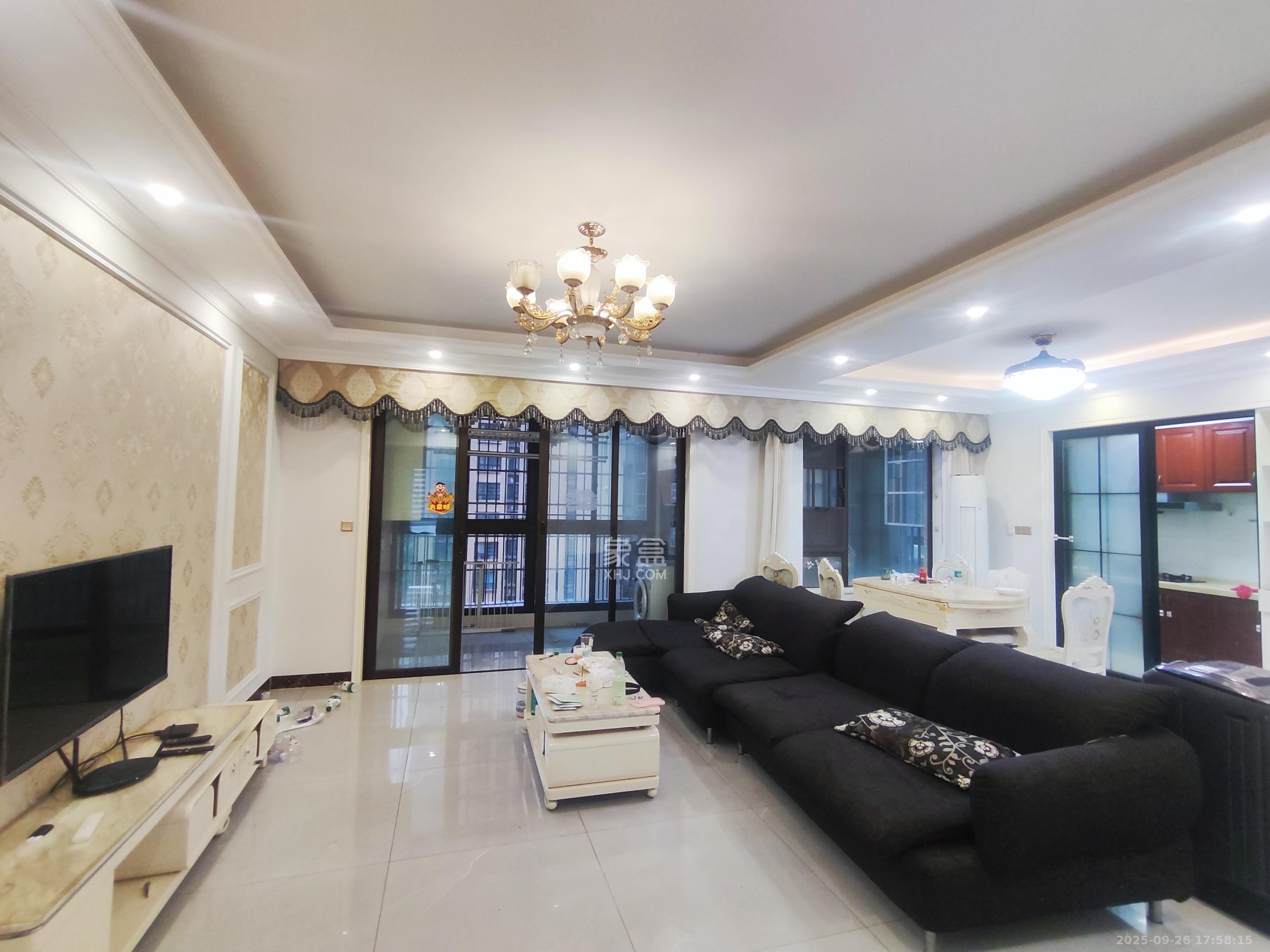 华润凤凰城三期 3室1厅2卫 2500.00元/月 华润凤凰城三期 3室1厅2卫 2500.00元/月室内图