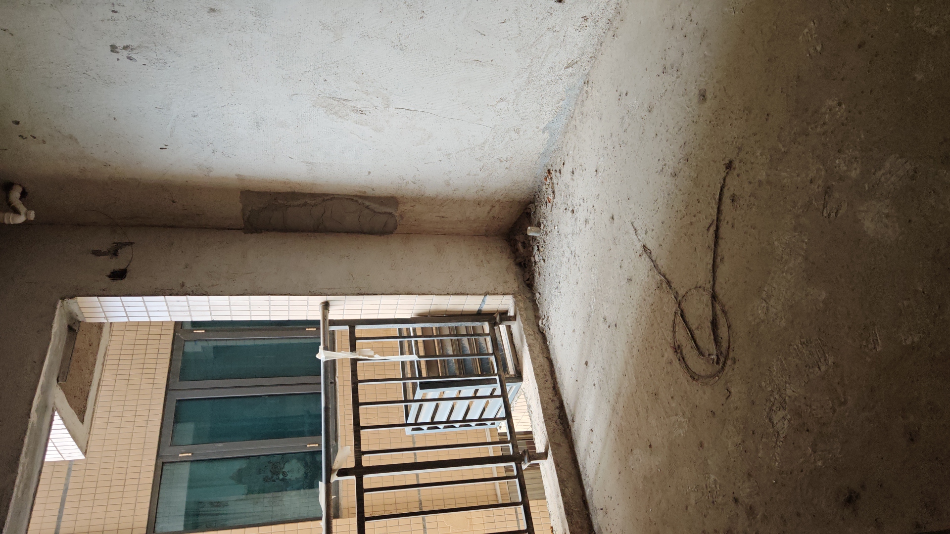 檀香山 4室2厅2卫 62.8万 檀香山 4室2厅2卫 62.8万客厅