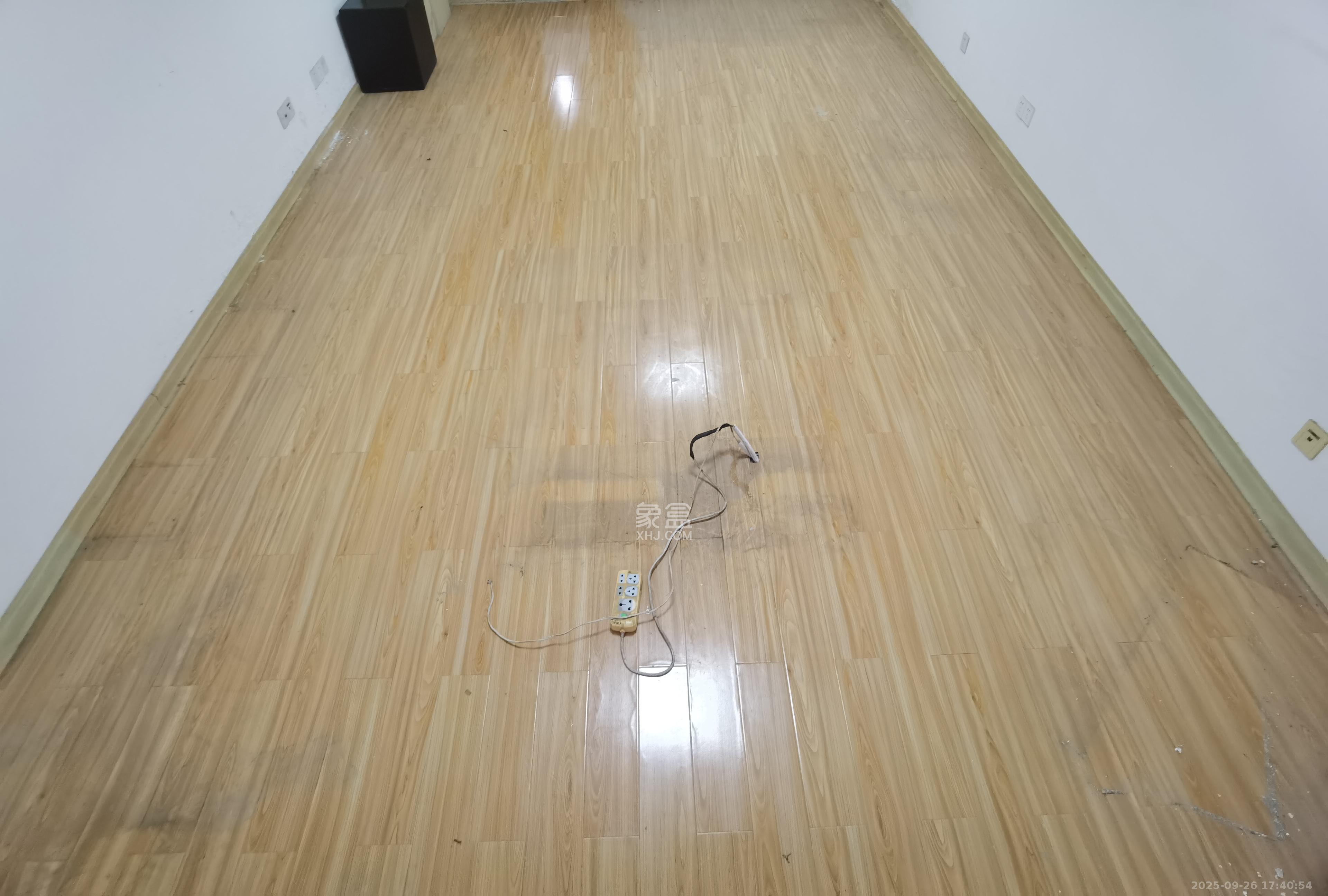 三重星都心  1室1厅1卫   1500.00元/月室内图