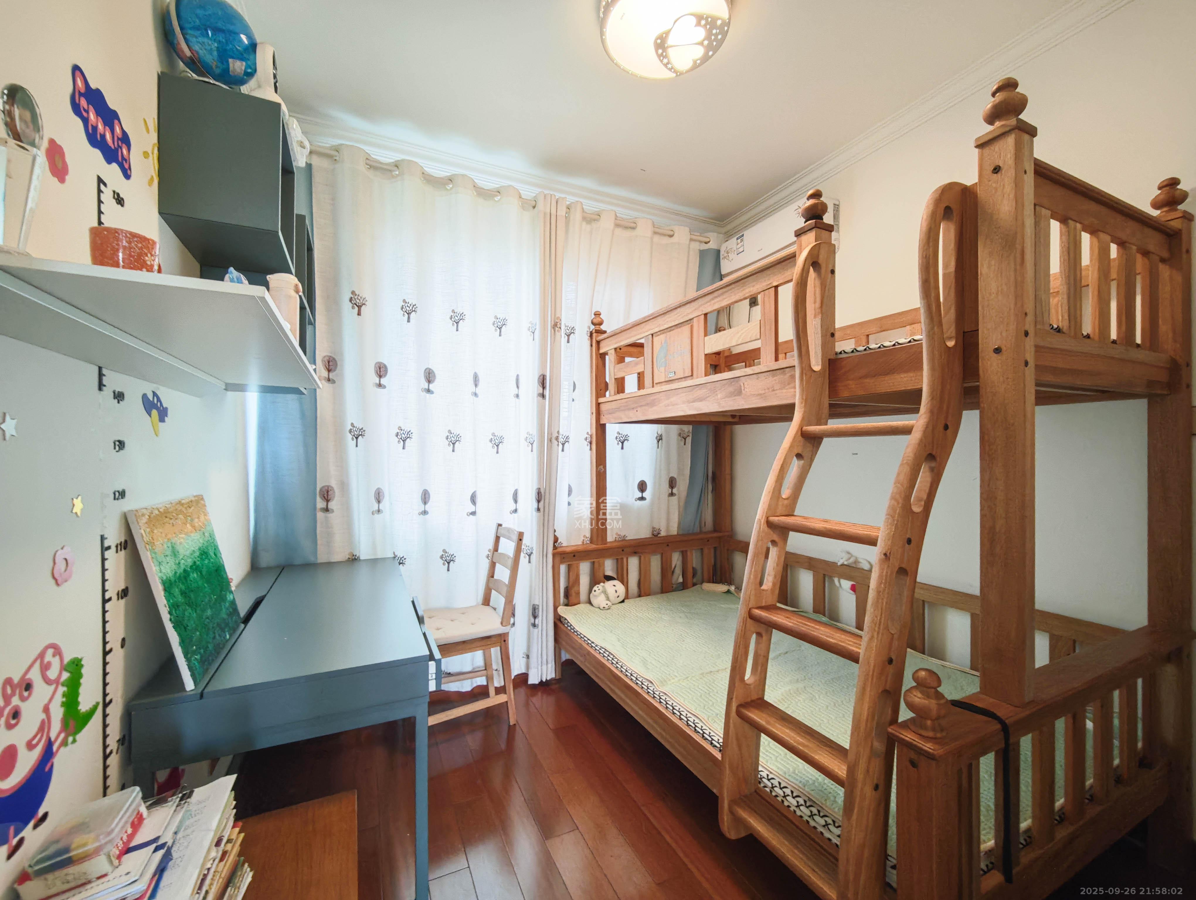 长房半岛蓝湾(观山月) 3室2厅2卫 104.0万 长房半岛蓝湾(观山月) 3室2厅2卫 104.0万卧室