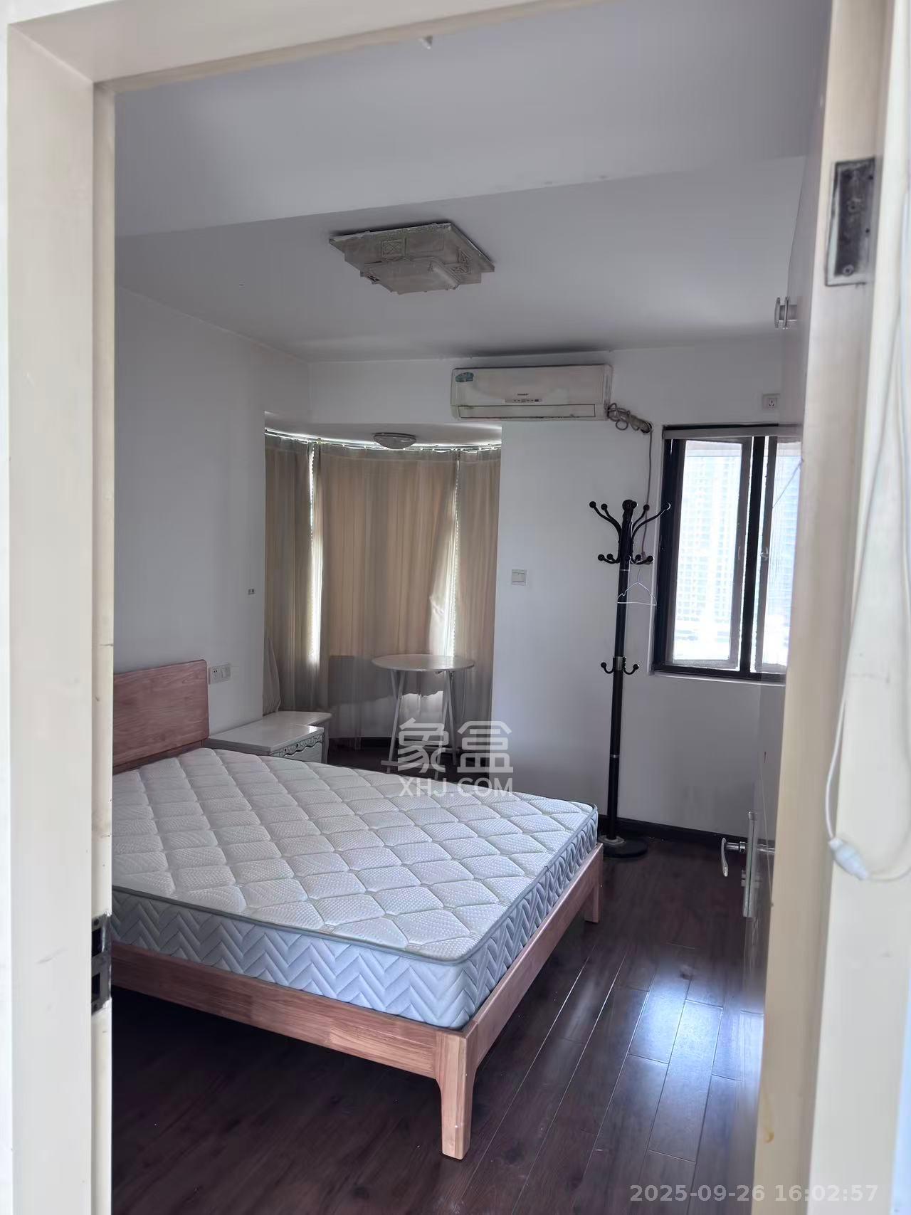 西城龙庭 2室2厅1卫 2400.0元/月 西城龙庭 2室2厅1卫 2400.0元/月室内图