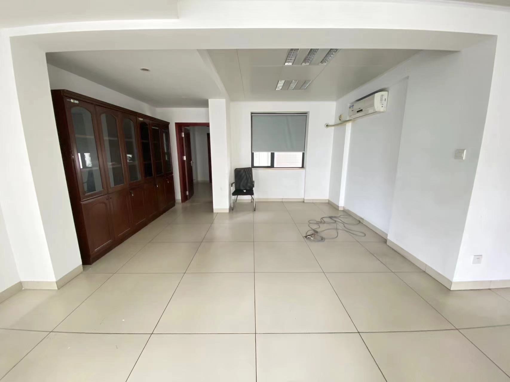 和信广场 3室2厅2卫 4000.0元/月 和信广场 3室2厅2卫 4000.0元/月室内图