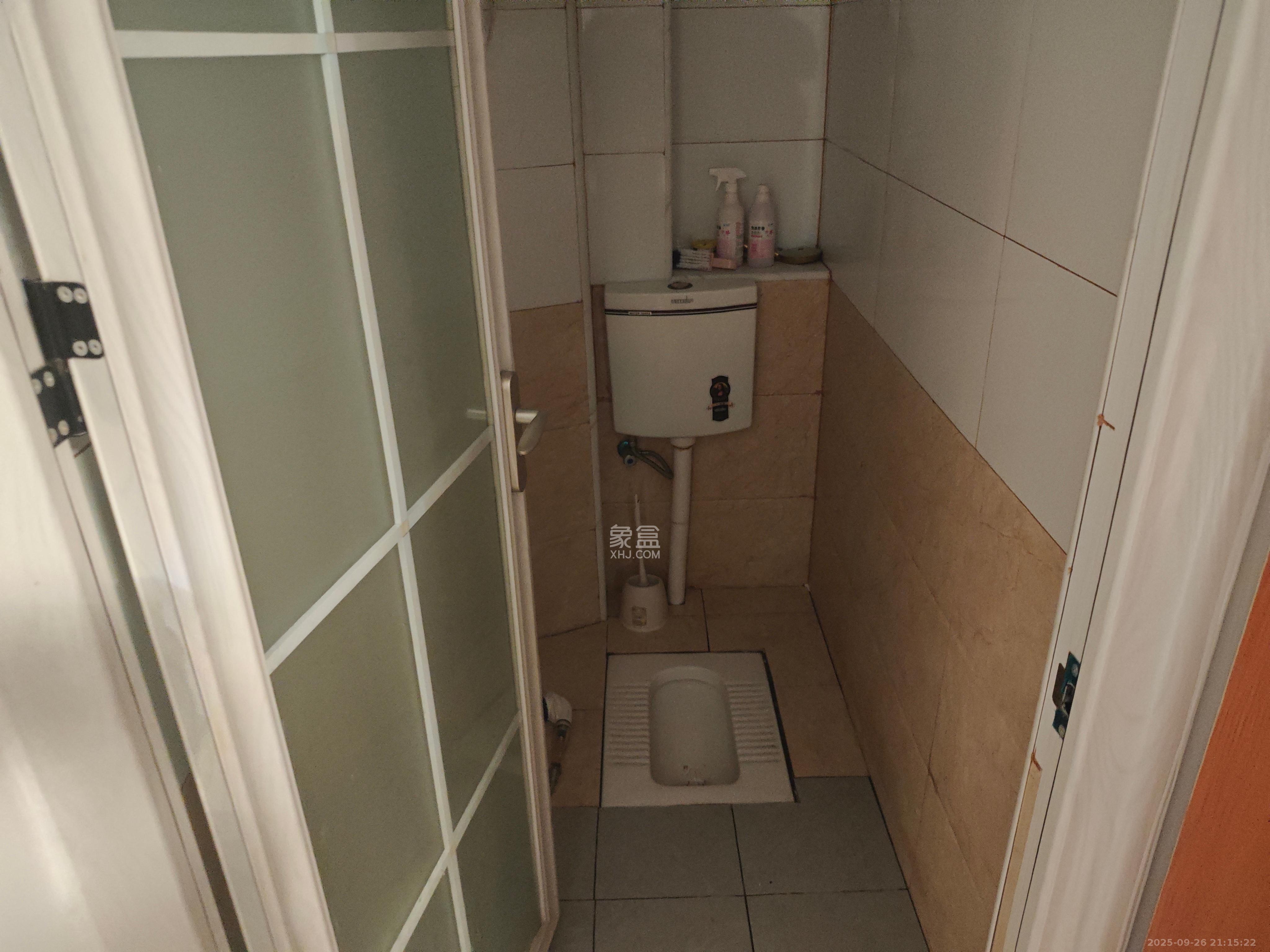 天元涉外景园B区 1室1厅1卫 950.0元/月 天元涉外景园B区 1室1厅1卫 950.0元/月室内图