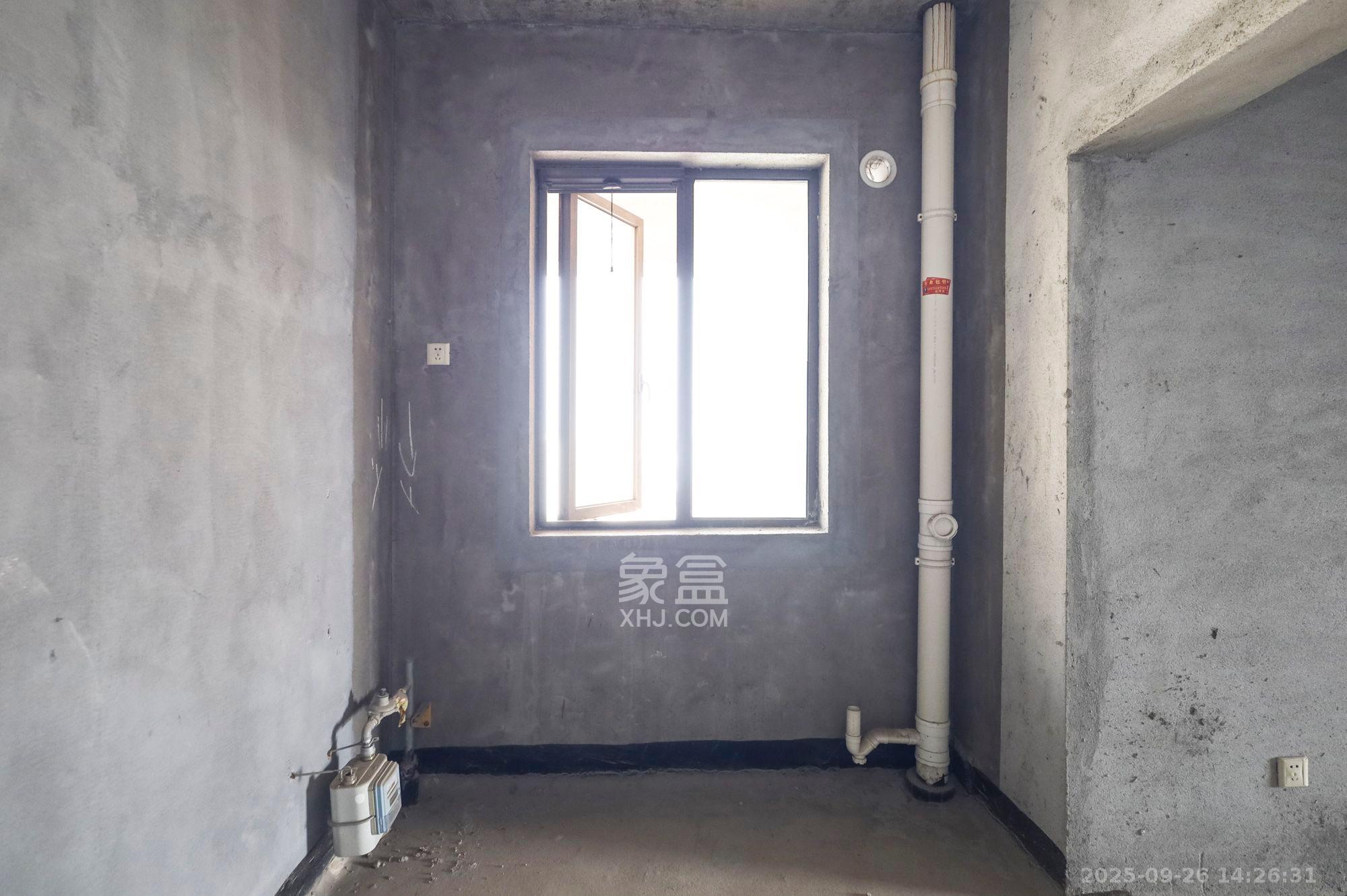 湘诚德峰小区A区 3室2厅1卫 1000.0元/月 湘诚德峰小区A区 3室2厅1卫 1000.0元/月室内图