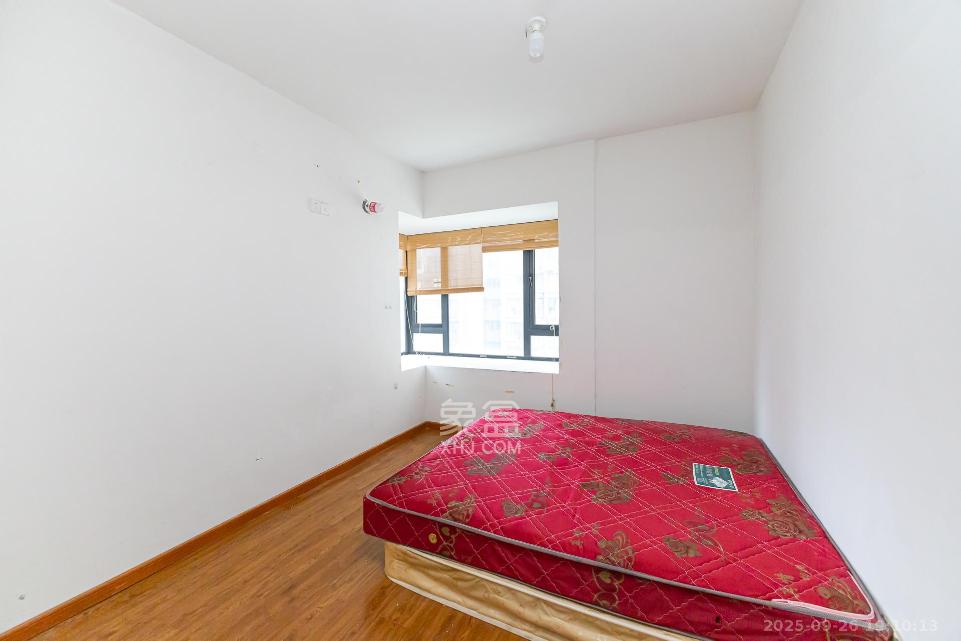 勤诚达境界城 3室2厅1卫 62.0万 勤诚达境界城 3室2厅1卫 62.0万卧室