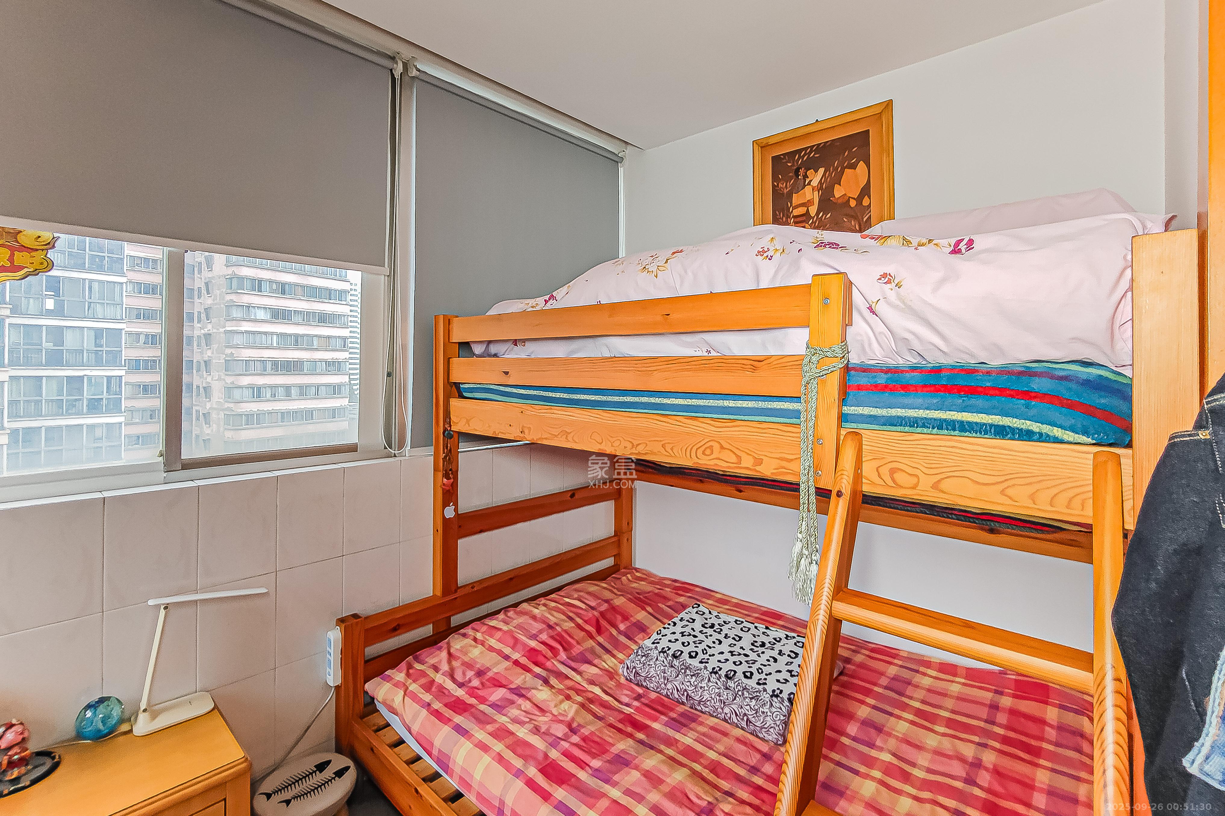 湘农桥社区  3室2厅2卫    188.0万卧室