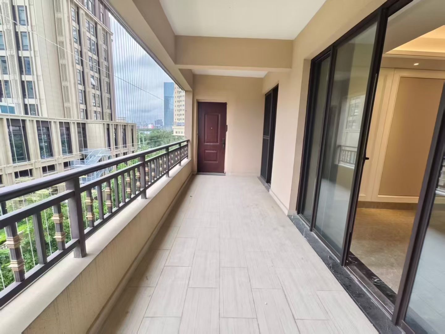 富力首府 3室2厅2卫 5900.0元/月 富力首府 3室2厅2卫 5900.0元/月室内图