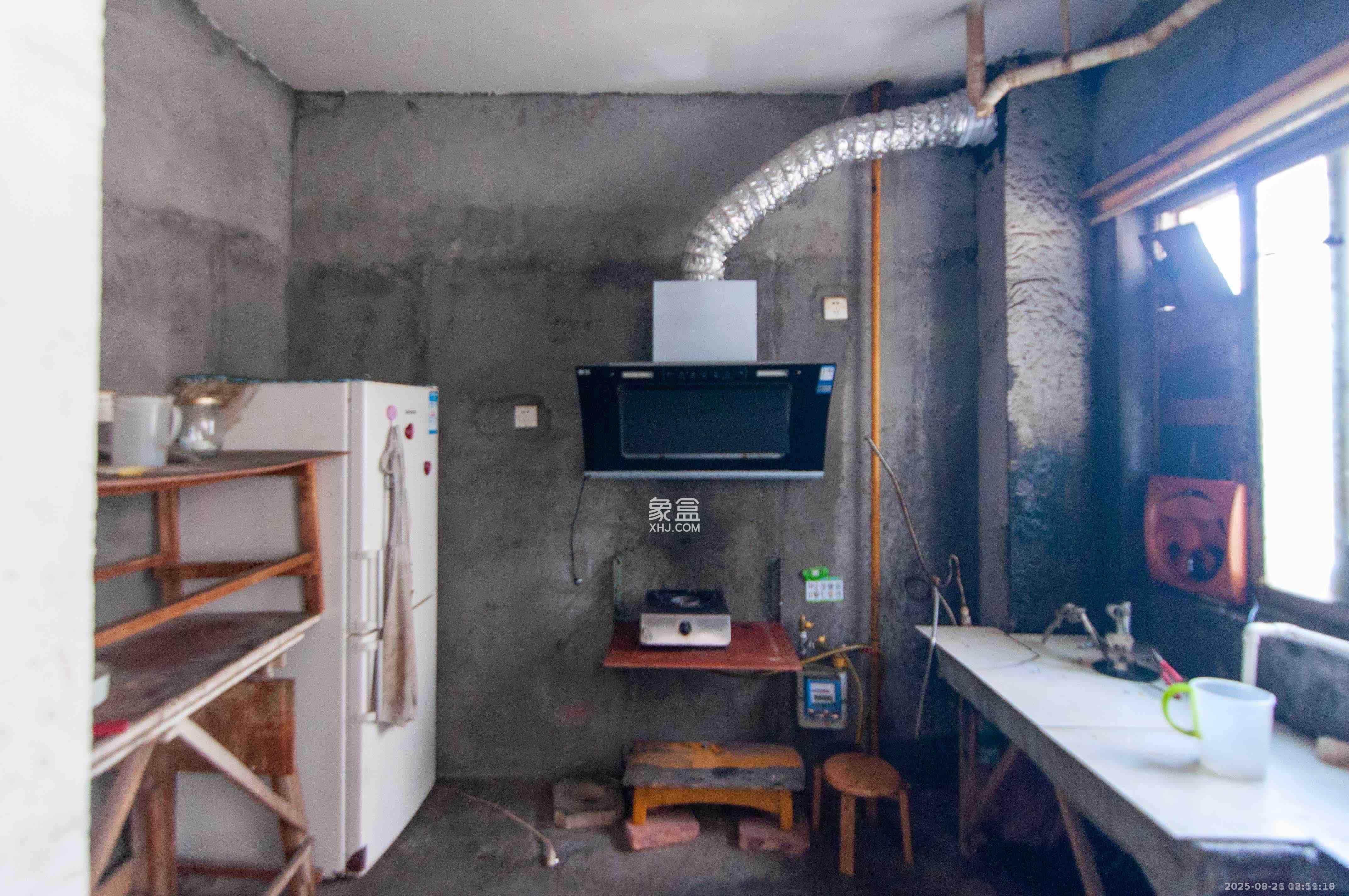 红叶山庄 3室2厅2卫 1550.0元/月 红叶山庄 3室2厅2卫 1550.0元/月室内图