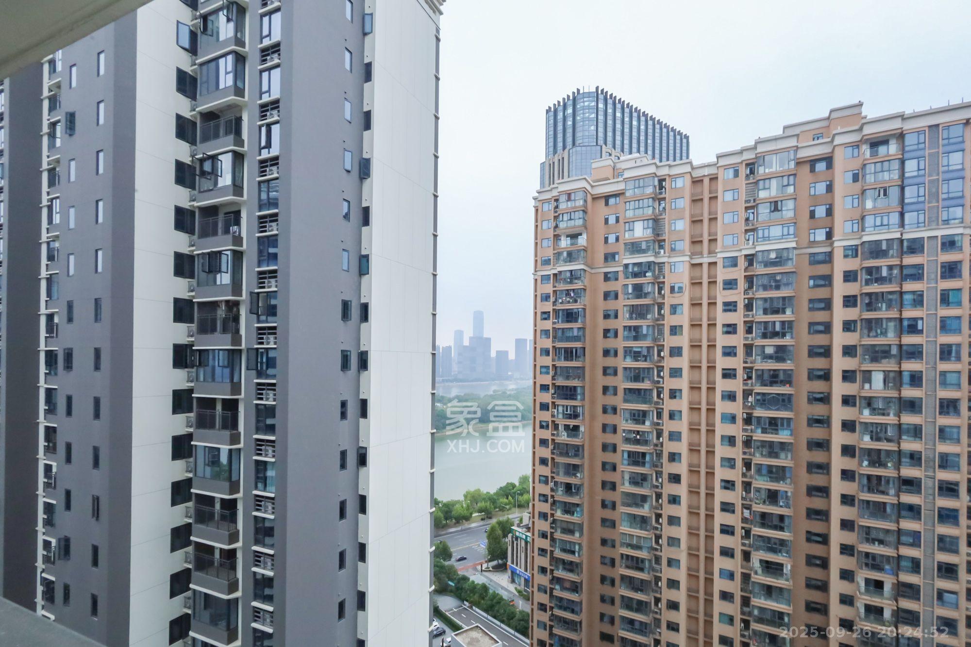 滨江府1913  4室2厅2卫    4000.0元/月室内图