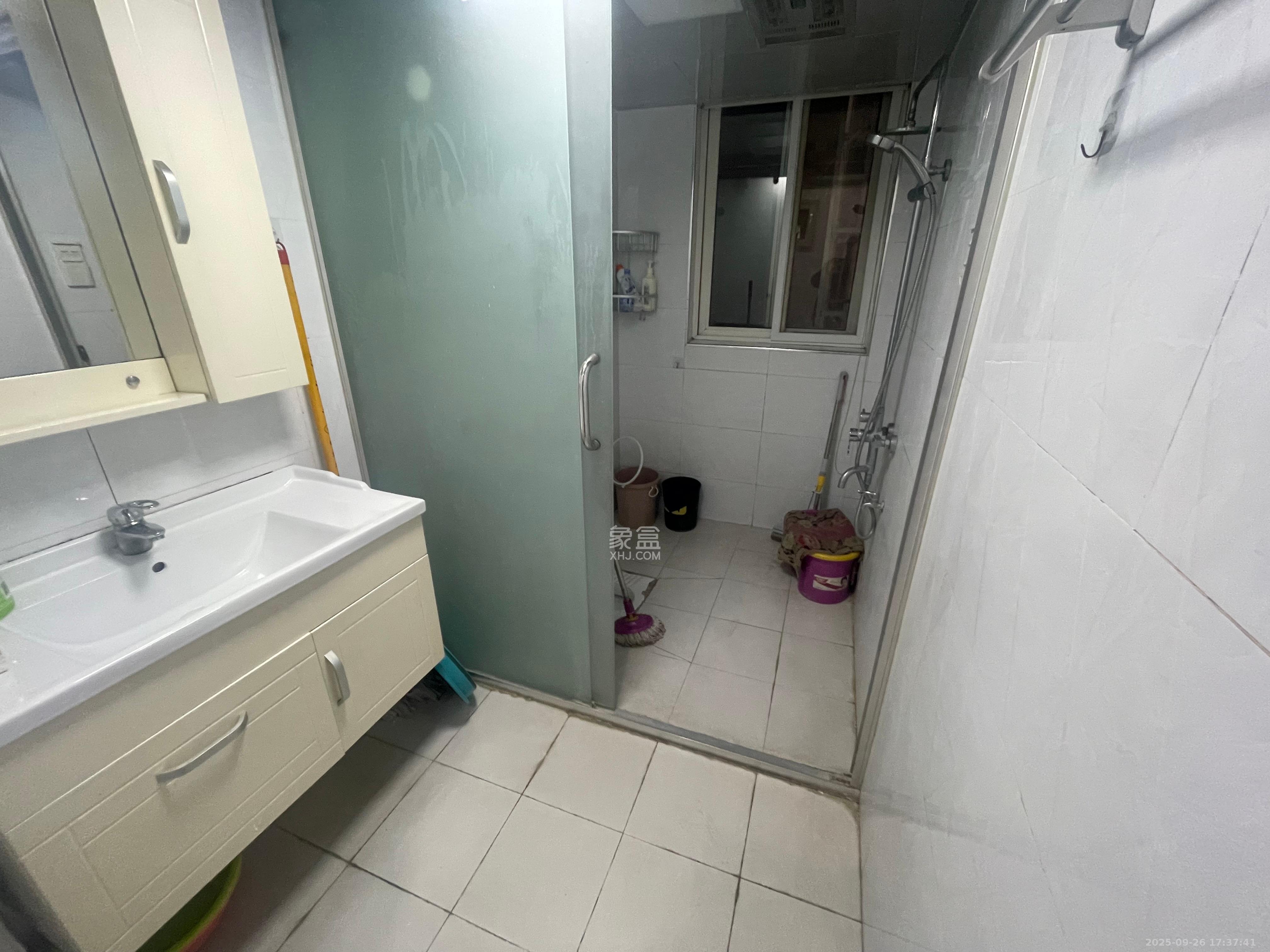 弘欣公寓 3室1厅1卫 1700.0元/月 弘欣公寓 3室1厅1卫 1700.0元/月室内图