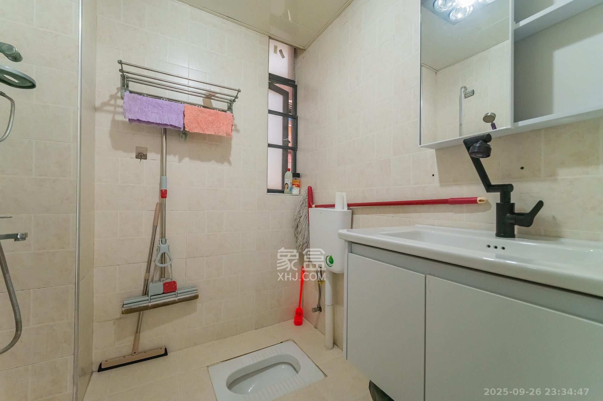 幸福里润城(幸福里二期) 2室2厅1卫 49.8万 幸福里润城(幸福里二期) 2室2厅1卫 49.8万卫生间