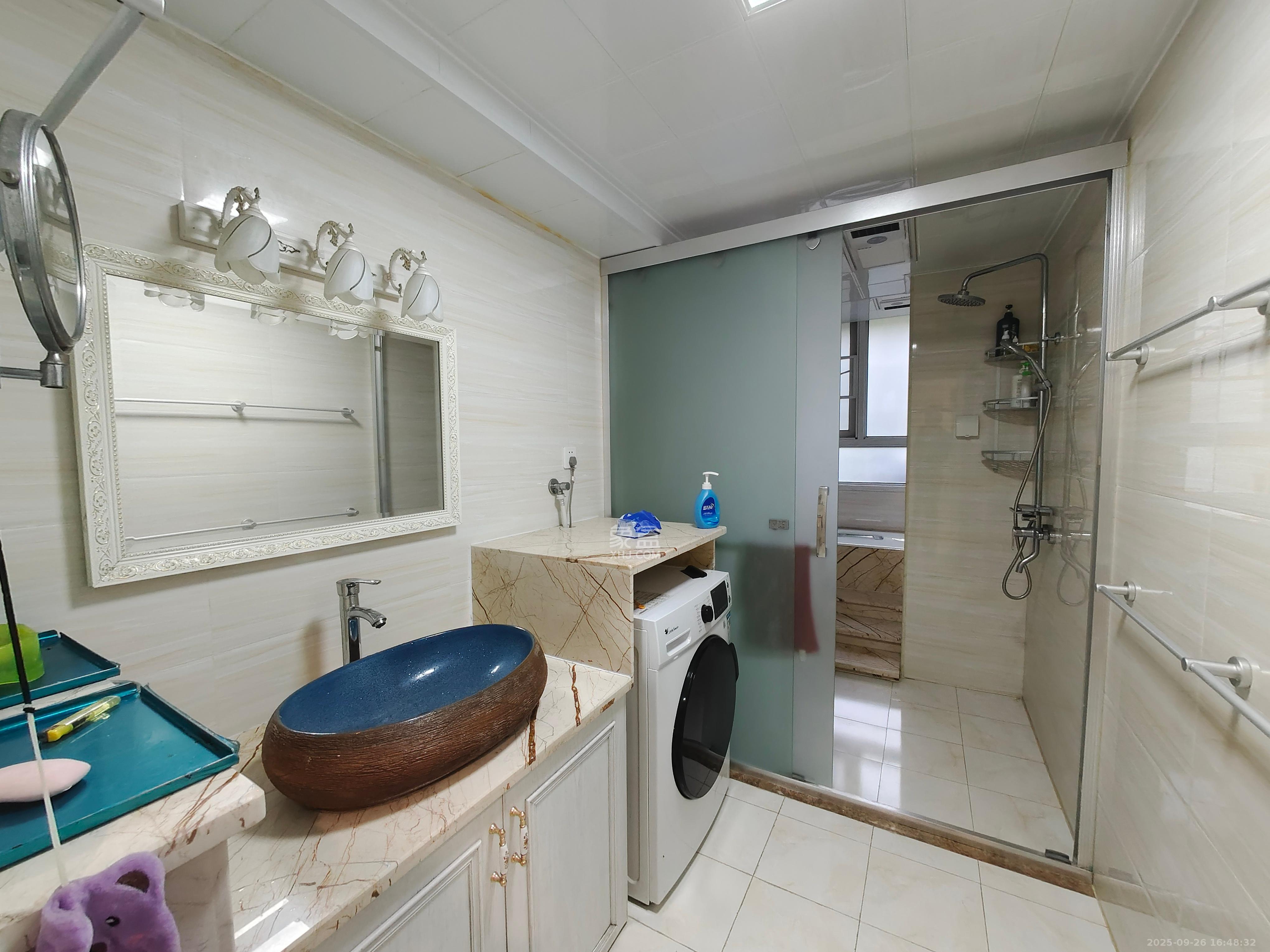 麓山枫情 3室2厅2卫 3200.0元/月 麓山枫情 3室2厅2卫 3200.0元/月室内图