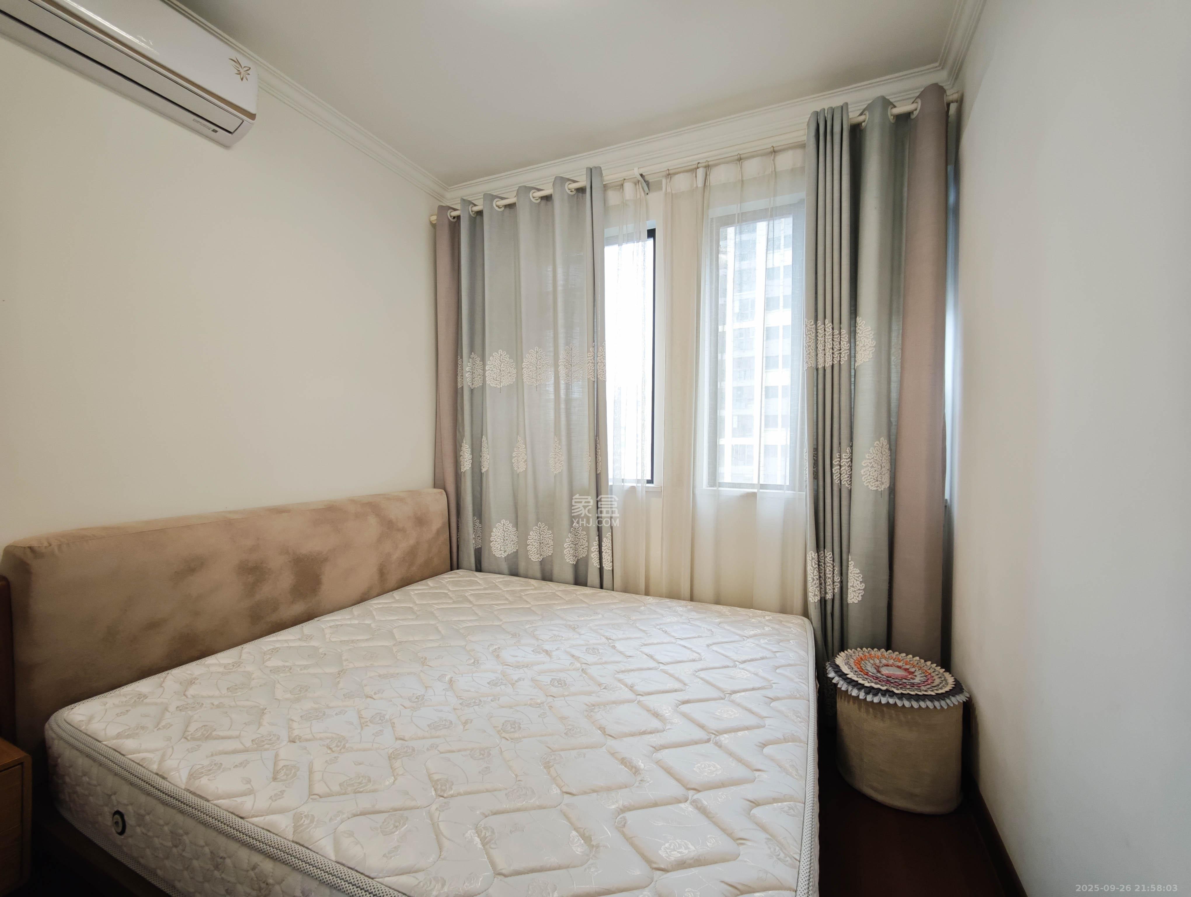 长房半岛蓝湾(观山月) 3室2厅2卫 104.0万 长房半岛蓝湾(观山月) 3室2厅2卫 104.0万卧室