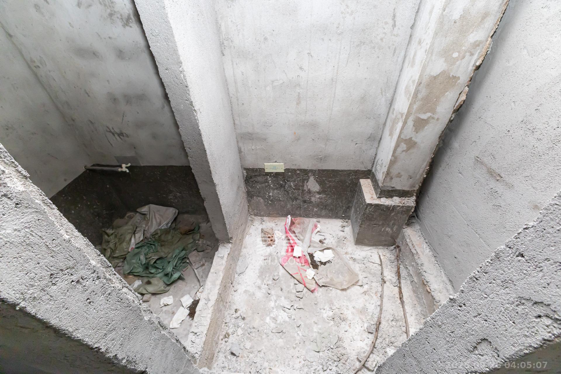 龙湖湘风原著(龙湖湘风星城) 5室3厅3卫 260.0万 龙湖湘风原著(龙湖湘风星城) 5室3厅3卫 260.0万卫生间