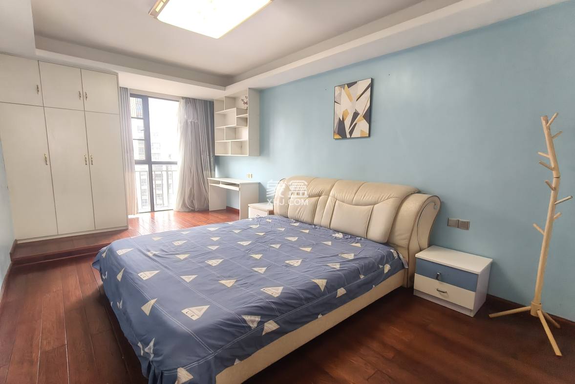 山水印象 3室2厅2卫 2300.0元/月 山水印象 3室2厅2卫 2300.0元/月室内图