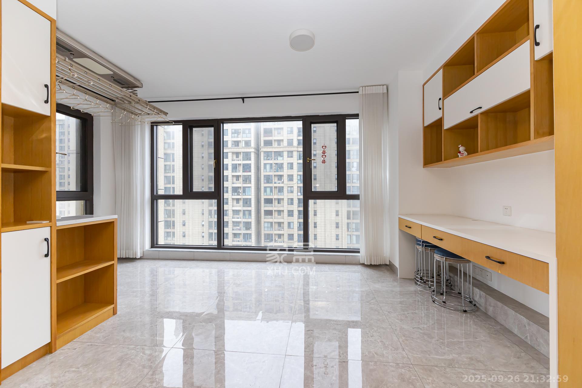 明发阅江悦府 2室2厅1卫 78.0万 明发阅江悦府 2室2厅1卫 78.0万阳台