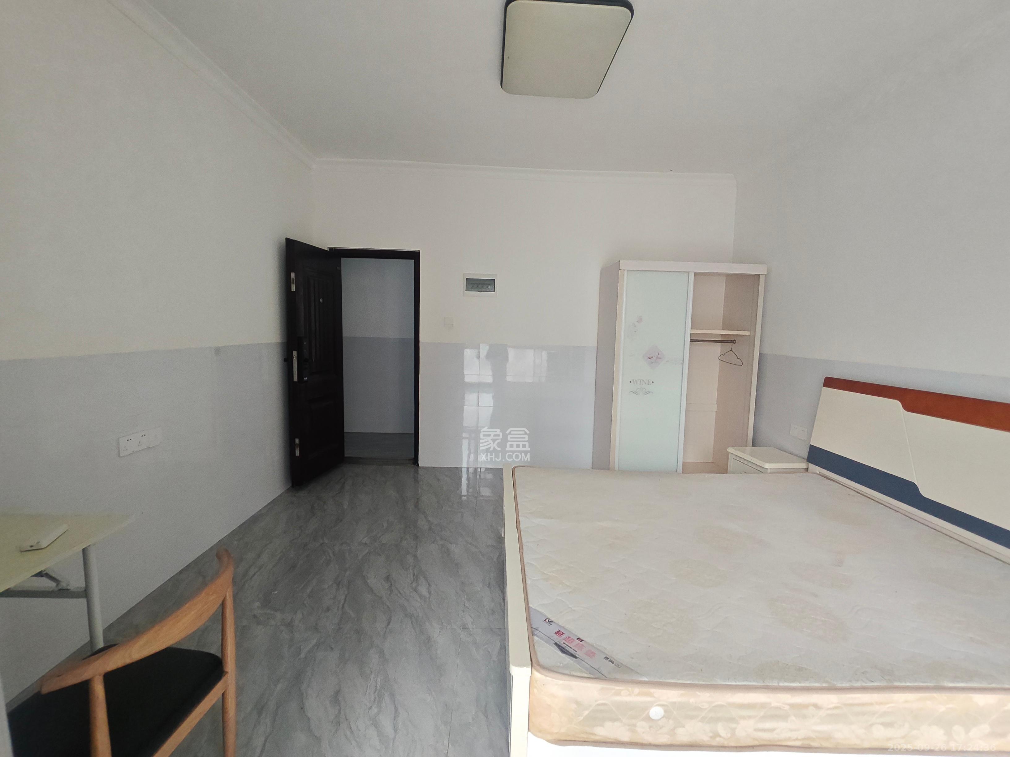 阳光丽城二期 1室0厅0卫 900.0元/月 阳光丽城二期 1室0厅0卫 900.0元/月室内图