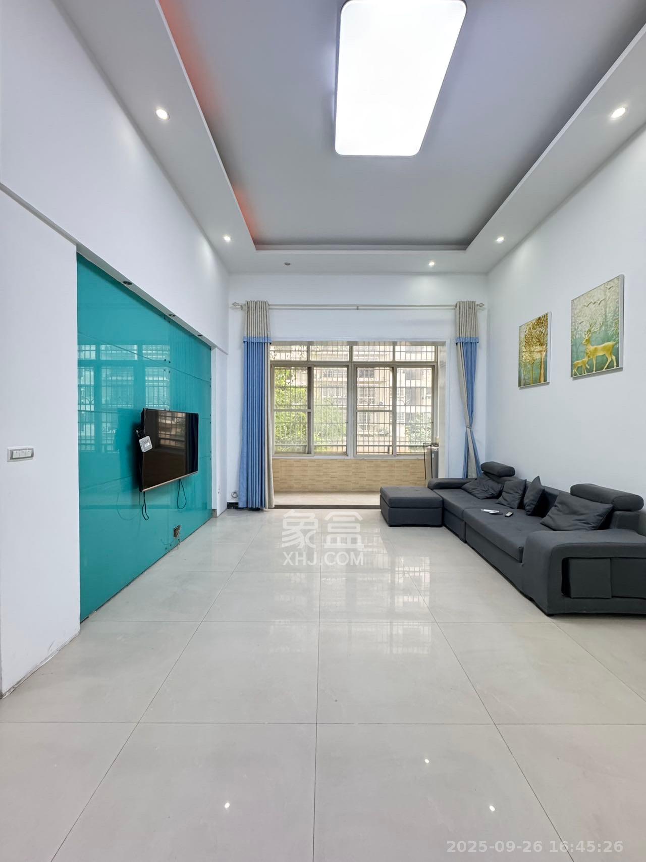 楚天家园  3室2厅1卫    1600.0元/月