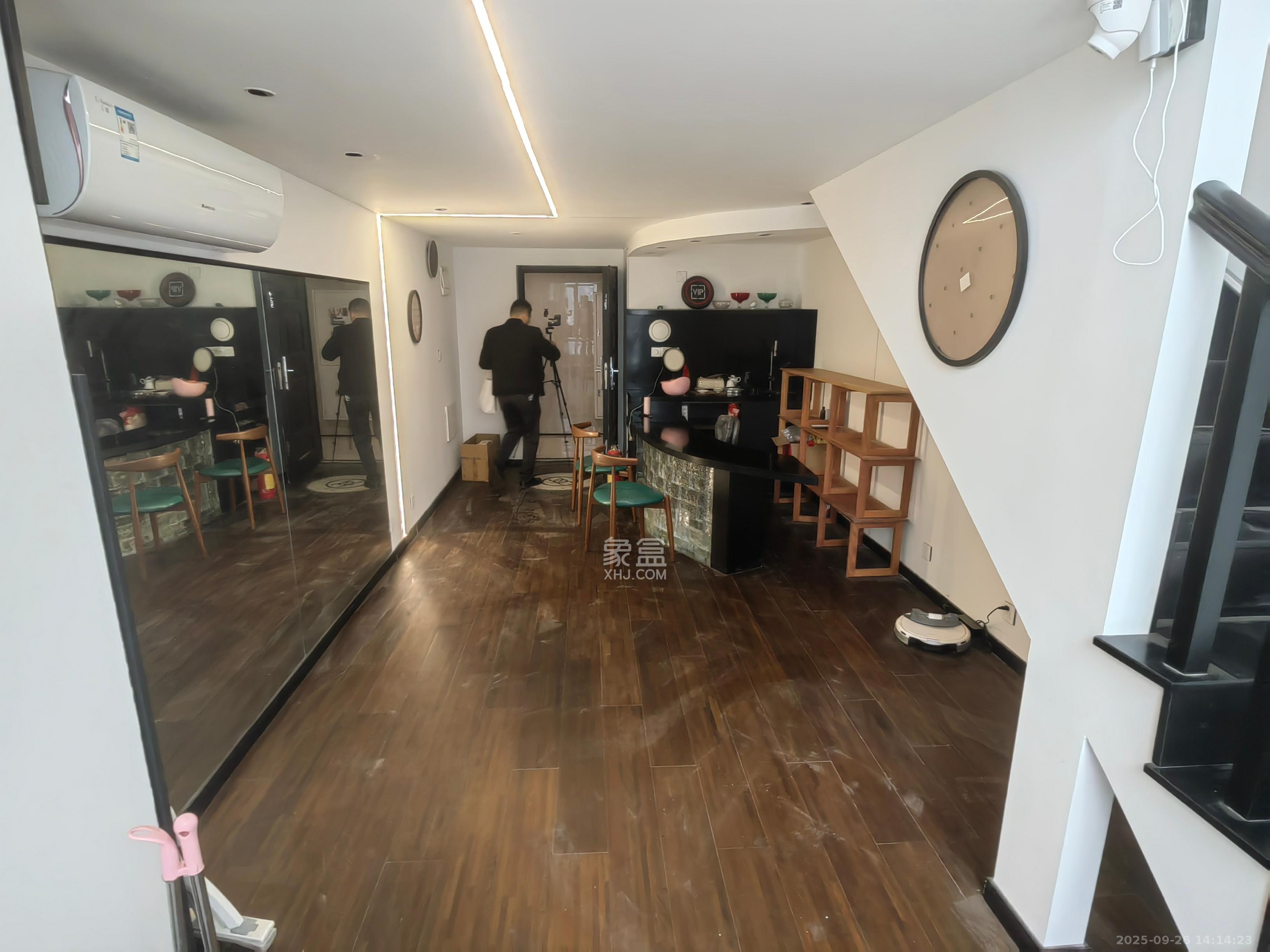 保利天禧EF区 2室1厅1卫 2500.0元/月 保利天禧EF区 2室1厅1卫 2500.0元/月室内图