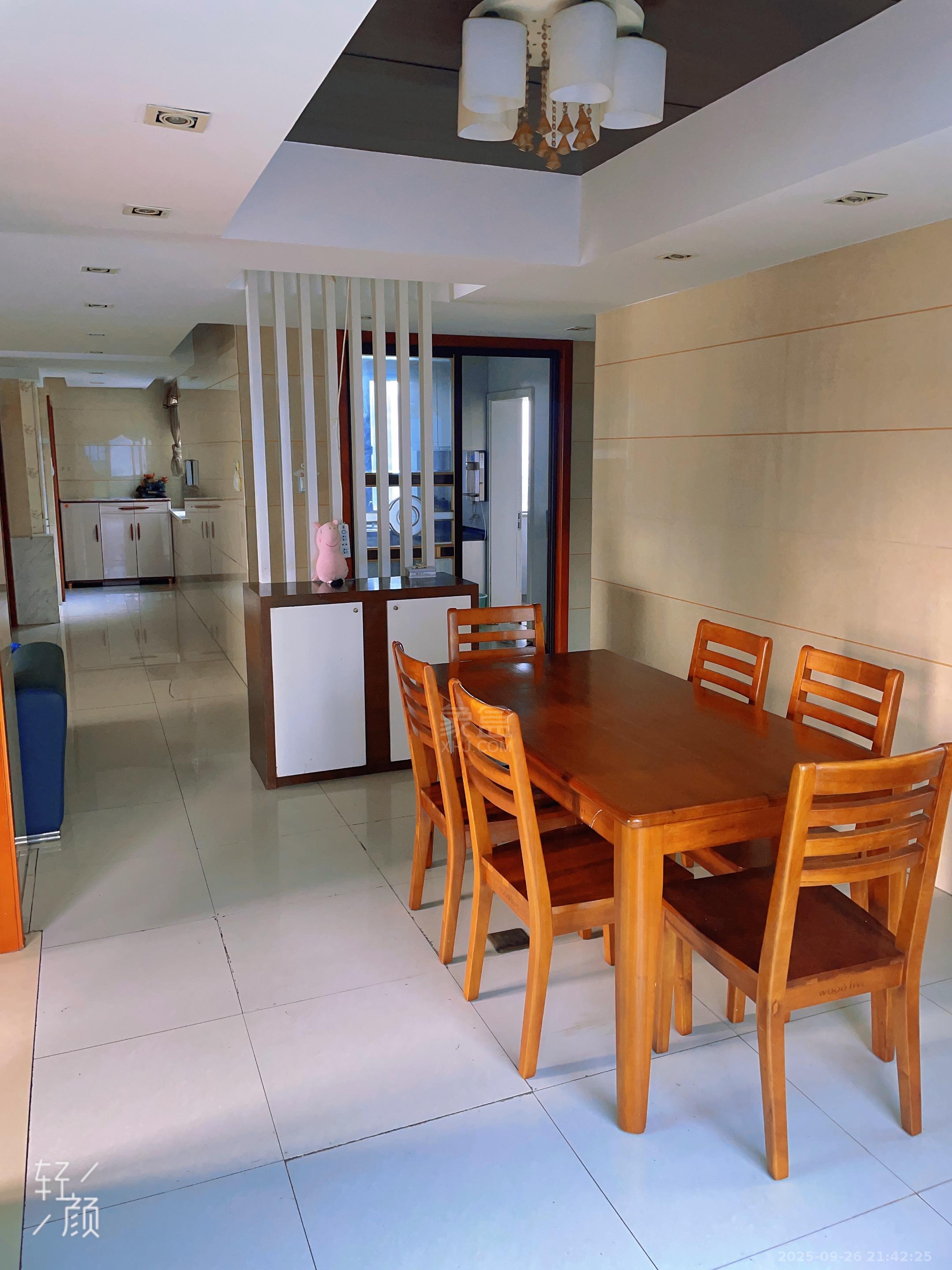 山水国际  4室2厅1卫    2500.0元/月室内图