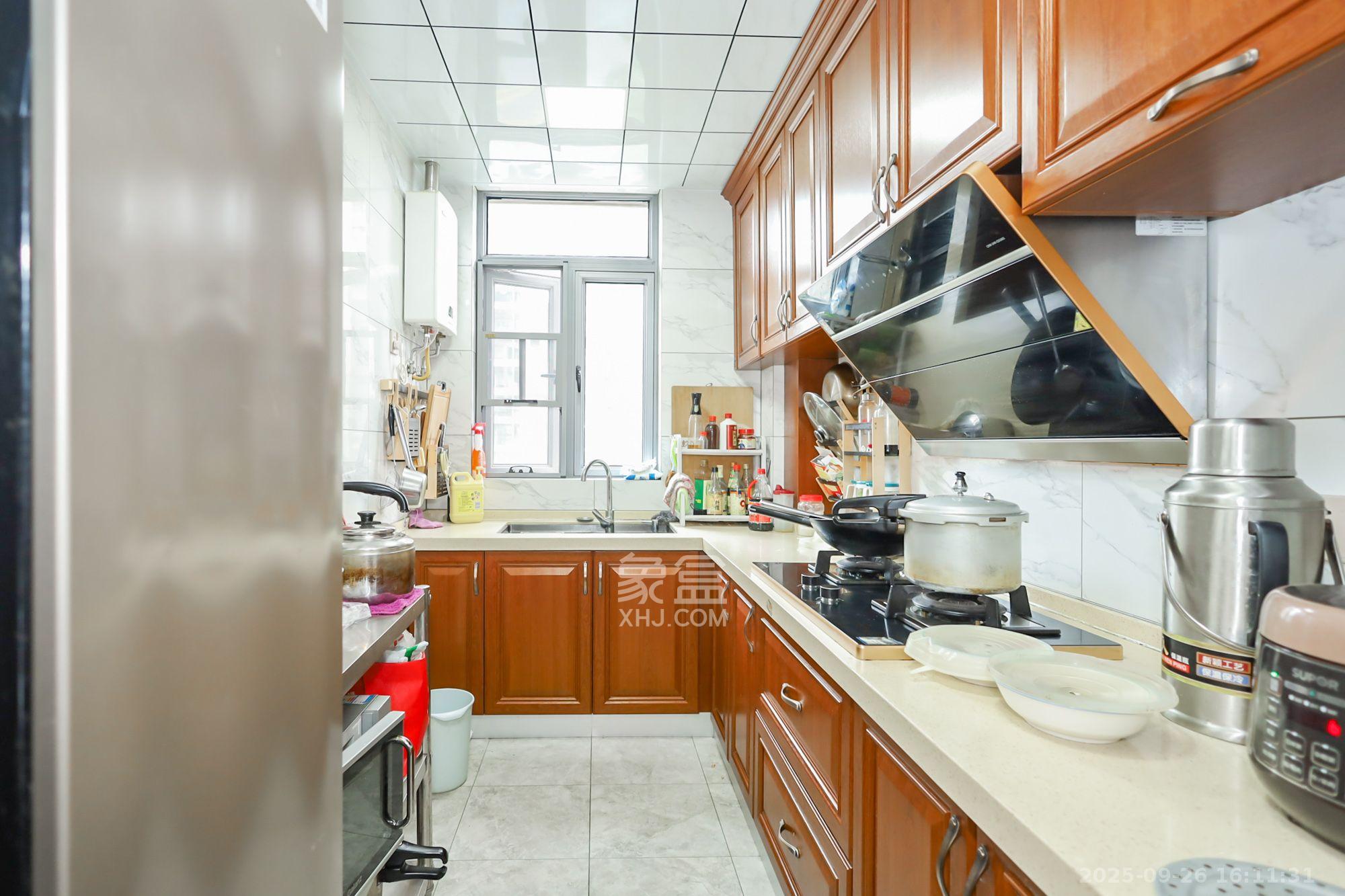 八方小区B区 3室2厅2卫 5800.0元/月 八方小区B区 3室2厅2卫 5800.0元/月室内图