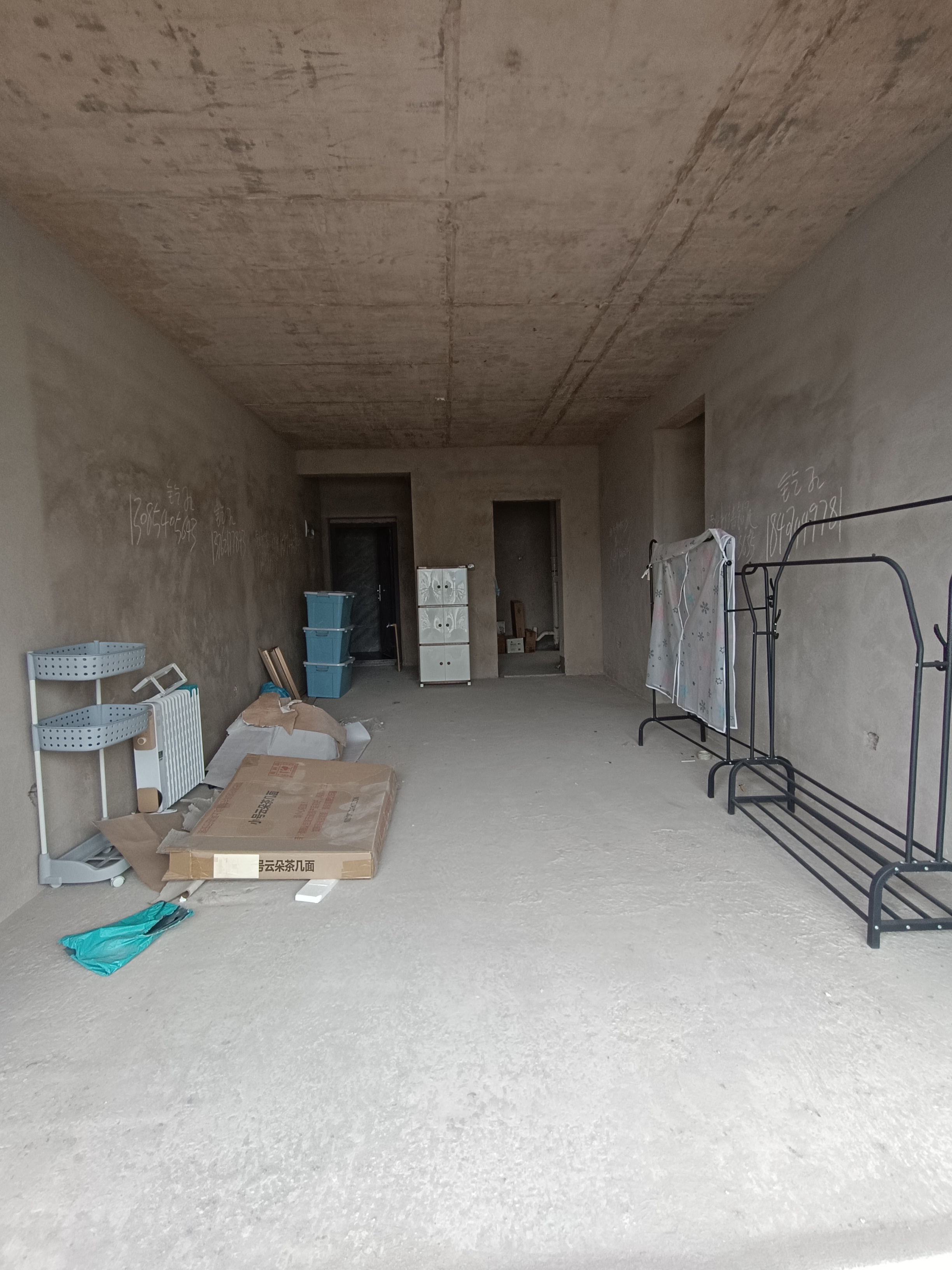 金域滨江 3室2厅1卫 60.0万 金域滨江 3室2厅1卫 60.0万客厅