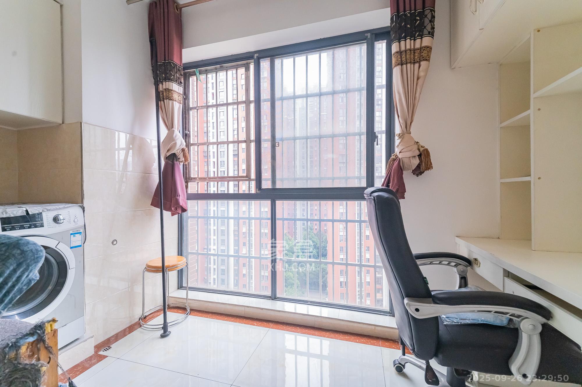 印山蓝色海岸 2室2厅1卫 52.0万 印山蓝色海岸 2室2厅1卫 52.0万阳台