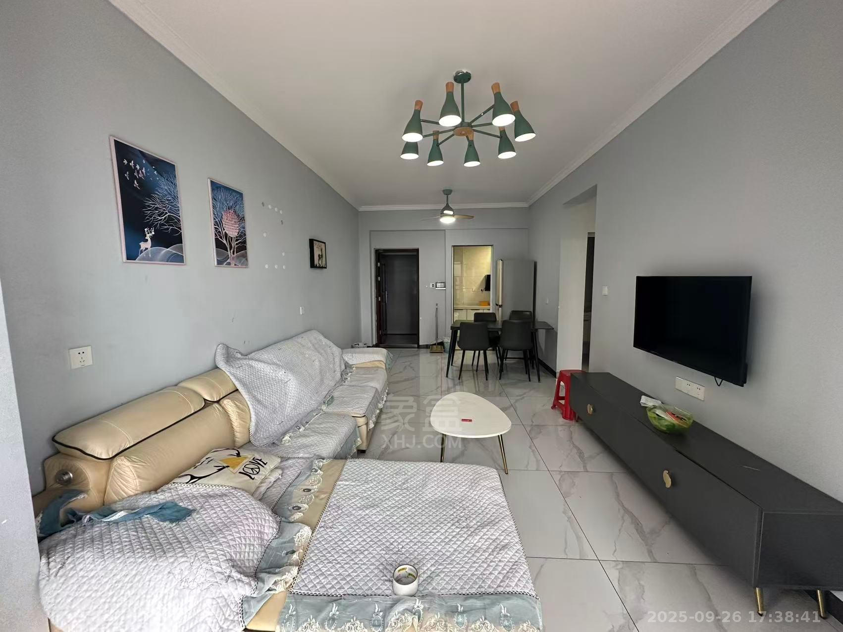 春藤小镇 3室2厅1卫 1800.0元/月 春藤小镇 3室2厅1卫 1800.0元/月室内图