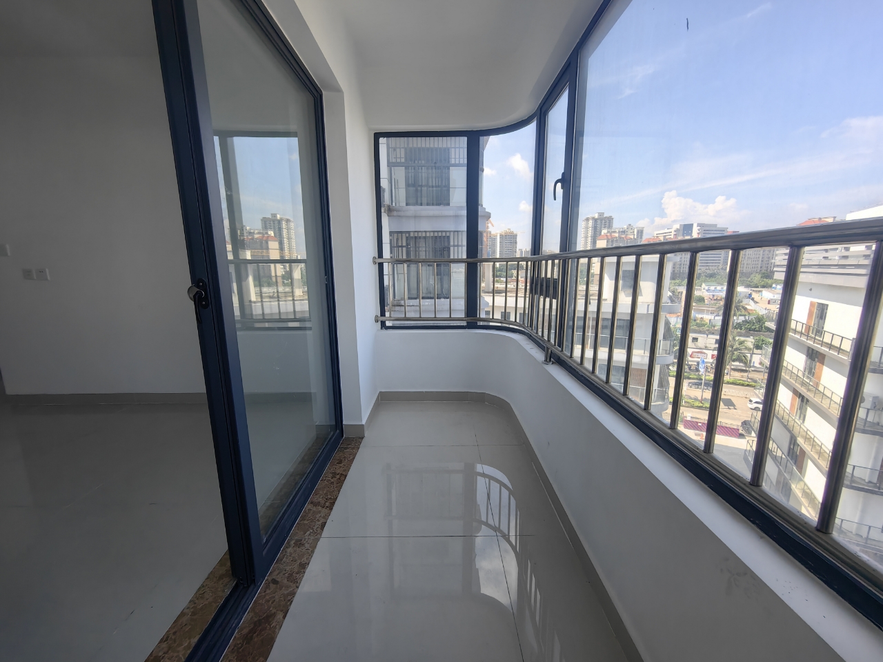 龙城新景 3室2厅2卫 143.0万 龙城新景 3室2厅2卫 143.0万客厅