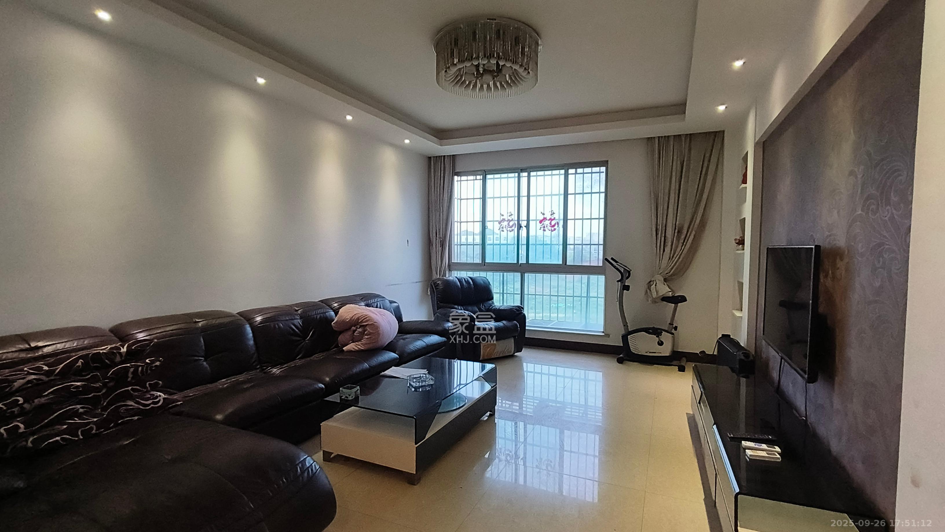 八一小区 3室2厅2卫 2000.0元/月 八一小区 3室2厅2卫 2000.0元/月室内图