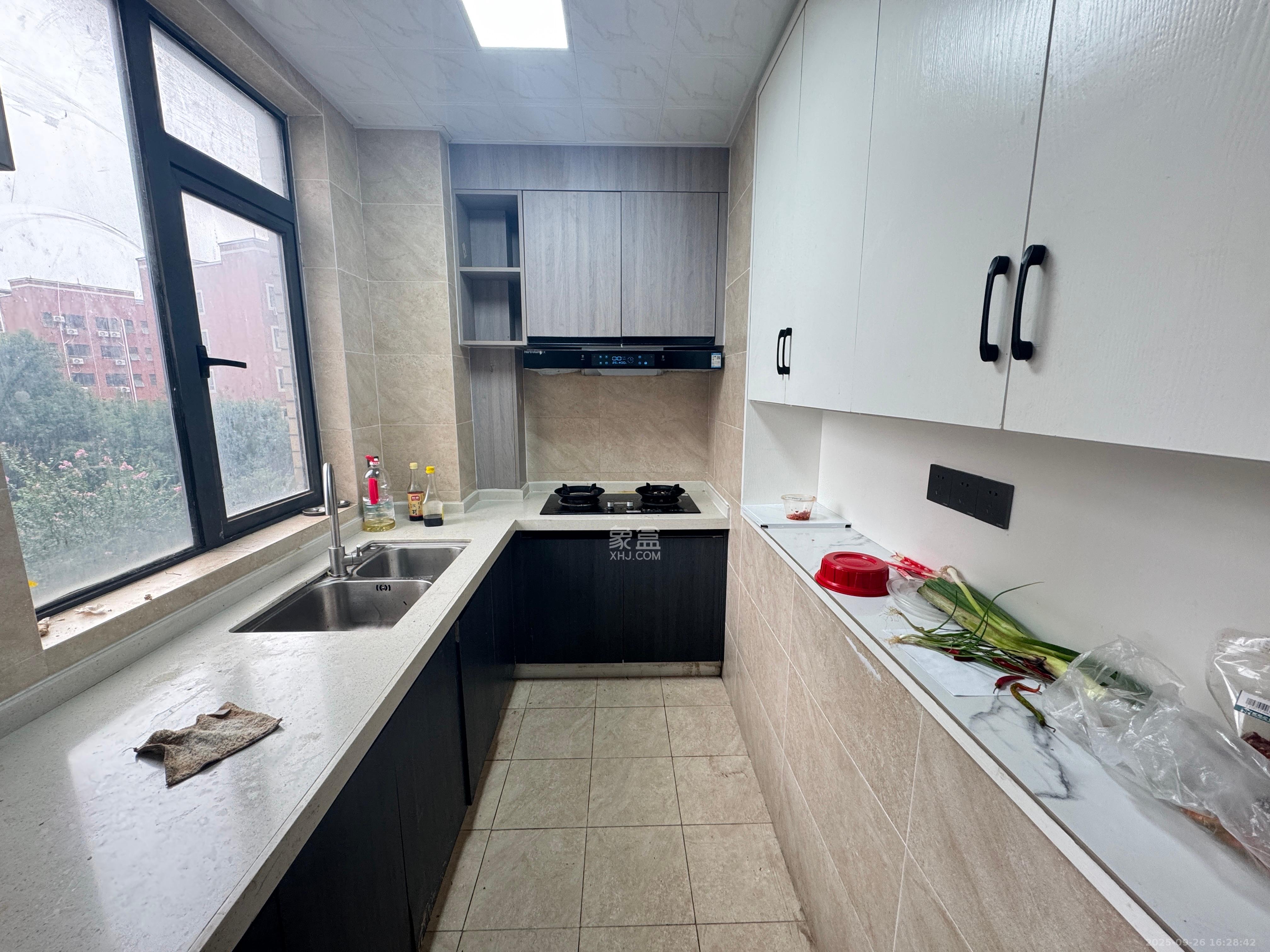 月亮湾草莓街区一、二期 4室2厅1卫 2300.0元/月 月亮湾草莓街区一、二期 4室2厅1卫 2300.0元/月室内图