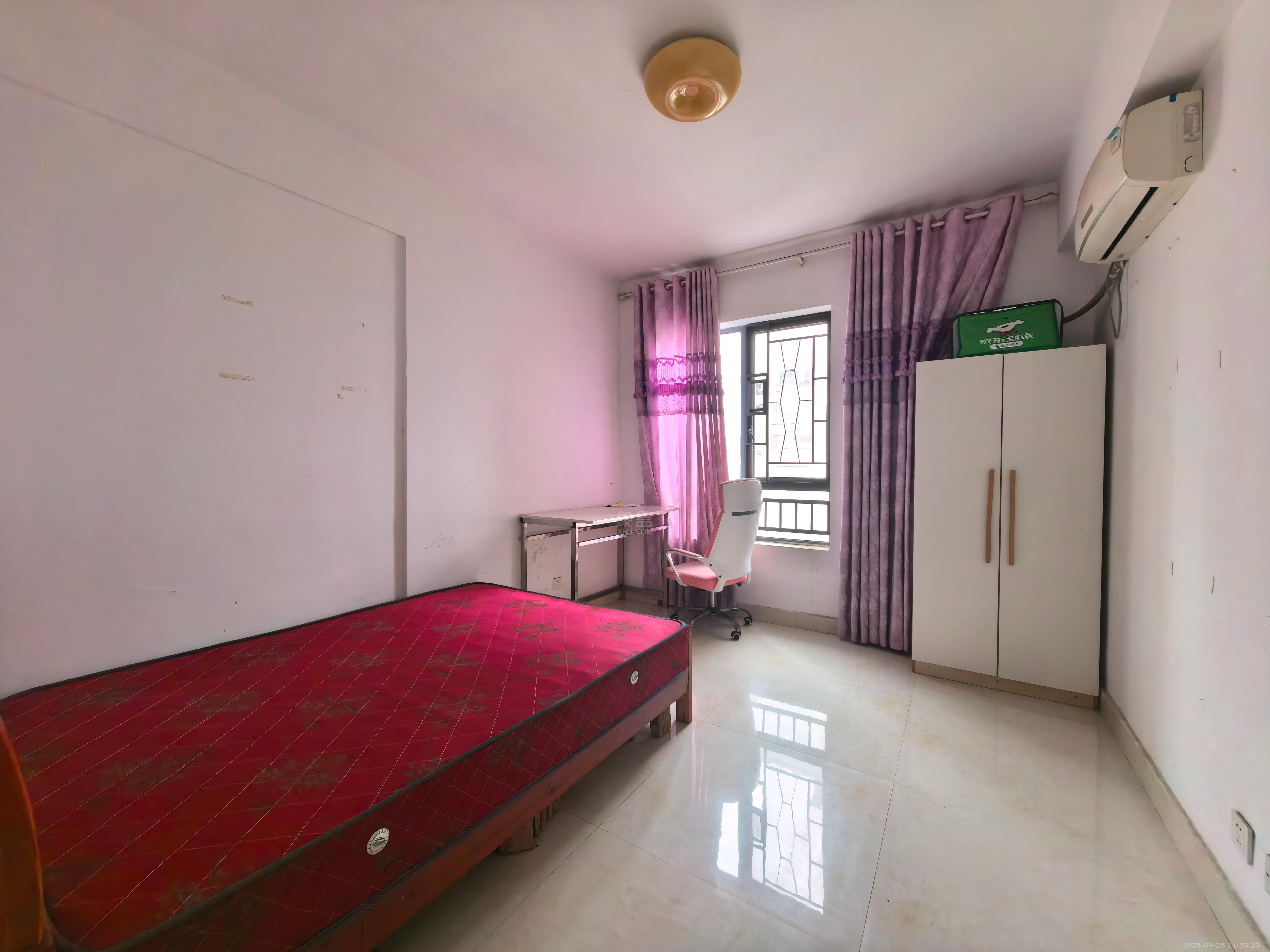 泰山公馆 3室2厅2卫 1800.0元/月 泰山公馆 3室2厅2卫 1800.0元/月室内图