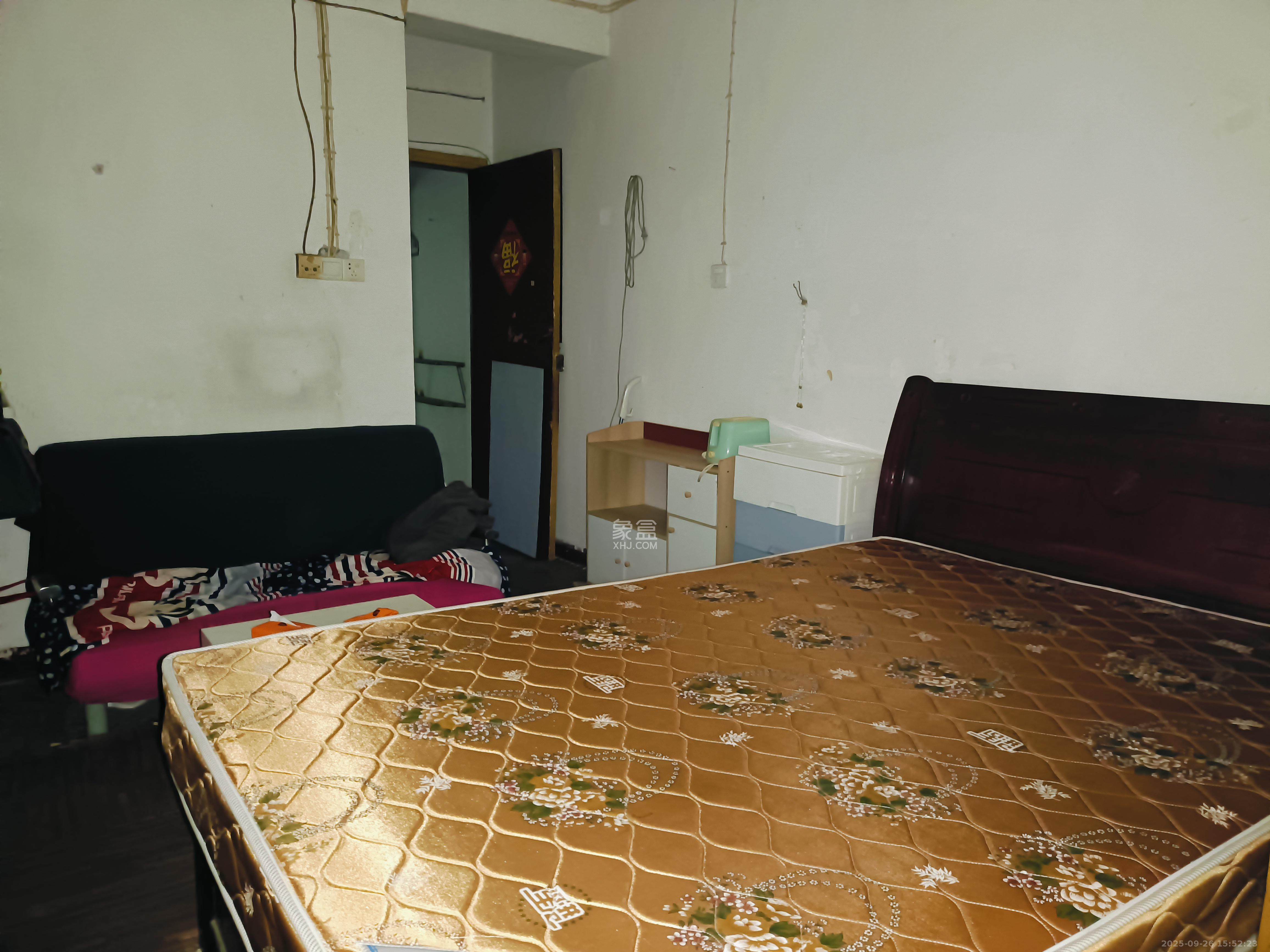 东风路新二村 1室1厅1卫 1000.0元/月 东风路新二村 1室1厅1卫 1000.0元/月室内图