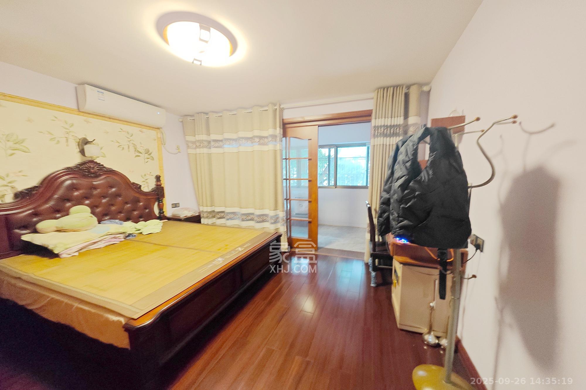 杨铭园  3室2厅2卫    80.0万卧室