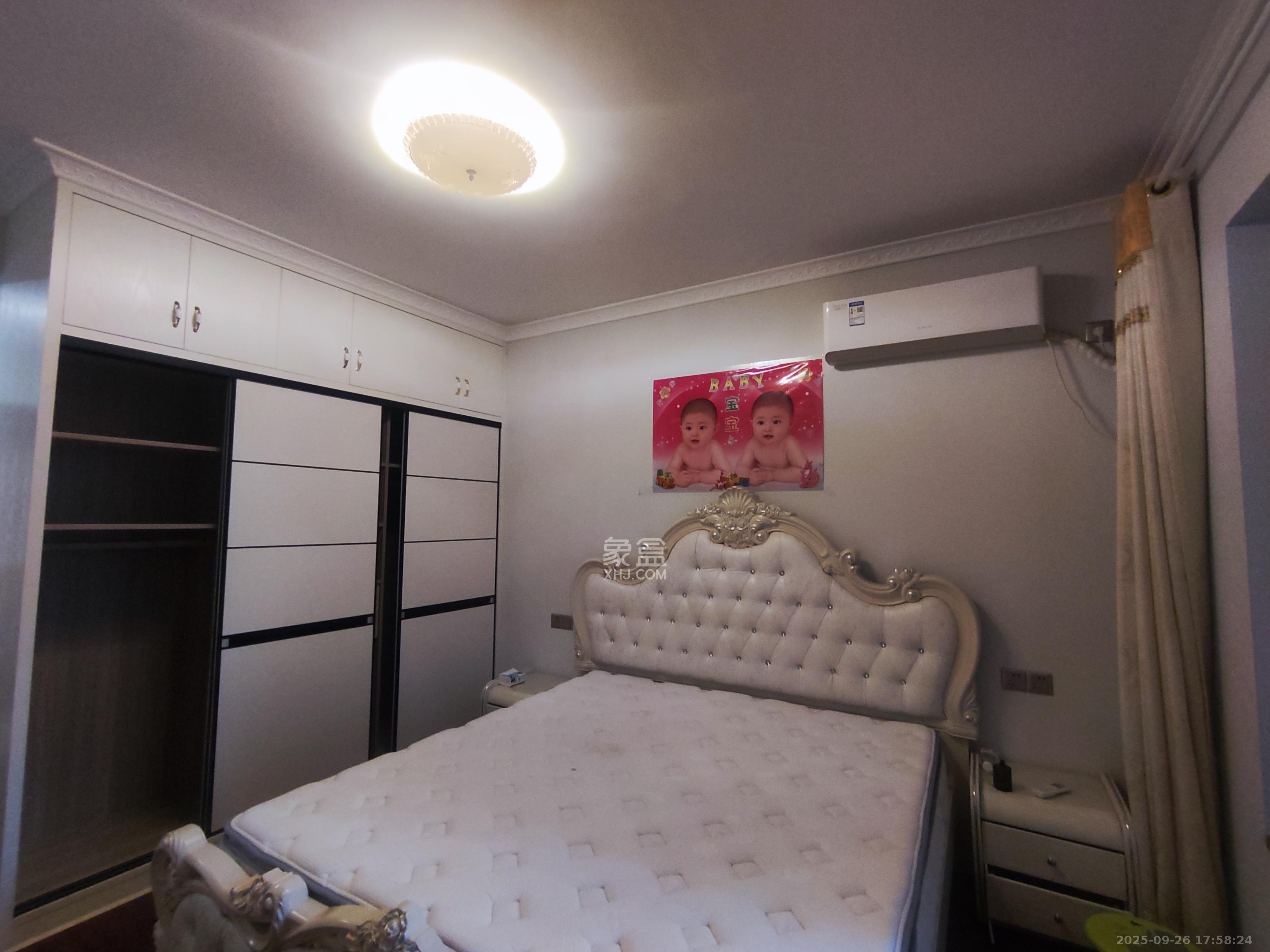 华润凤凰城三期 3室1厅2卫 2500.00元/月 华润凤凰城三期 3室1厅2卫 2500.00元/月室内图