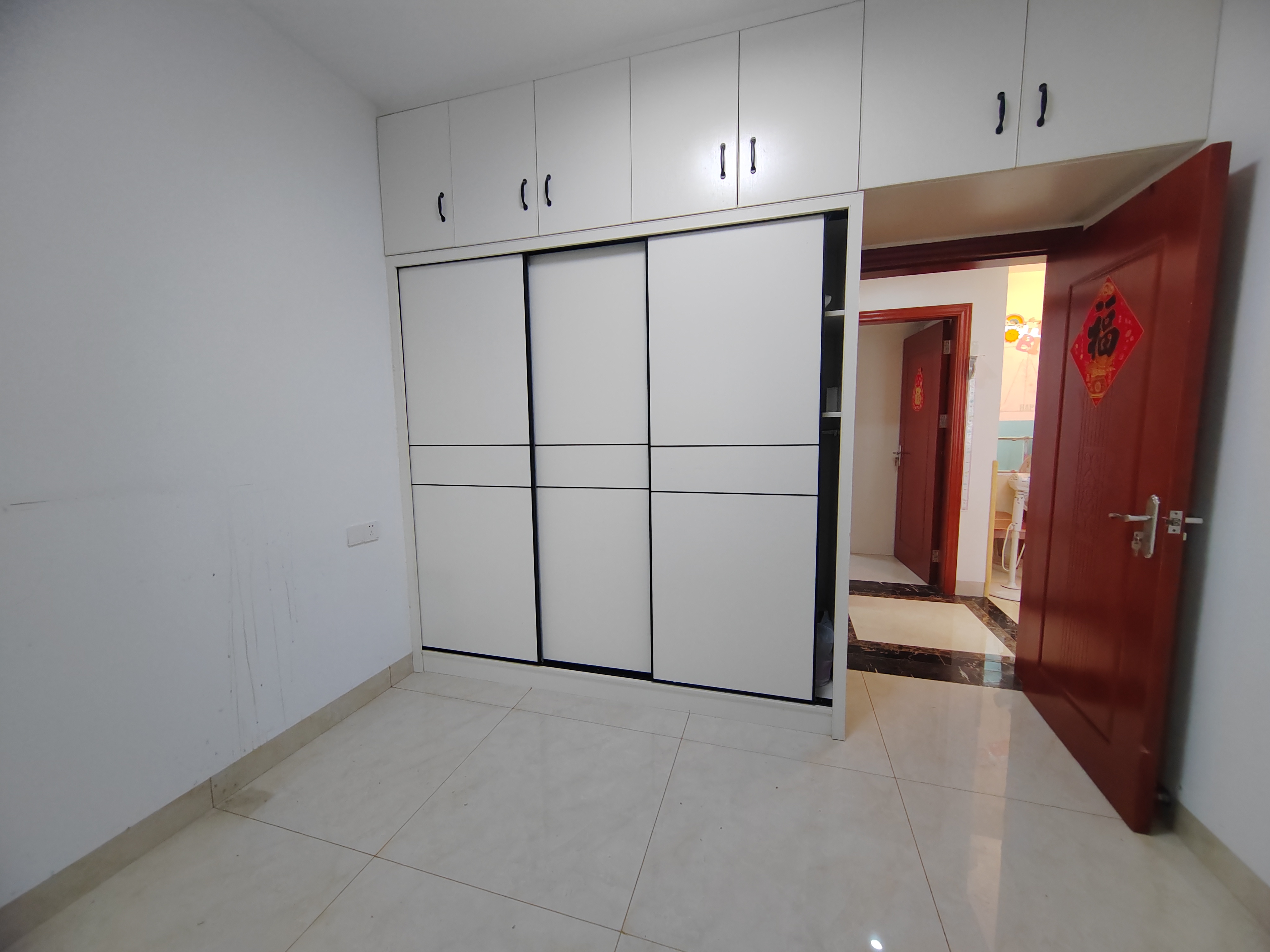 蓝海瑞园  2室2厅1卫    95.0万客厅