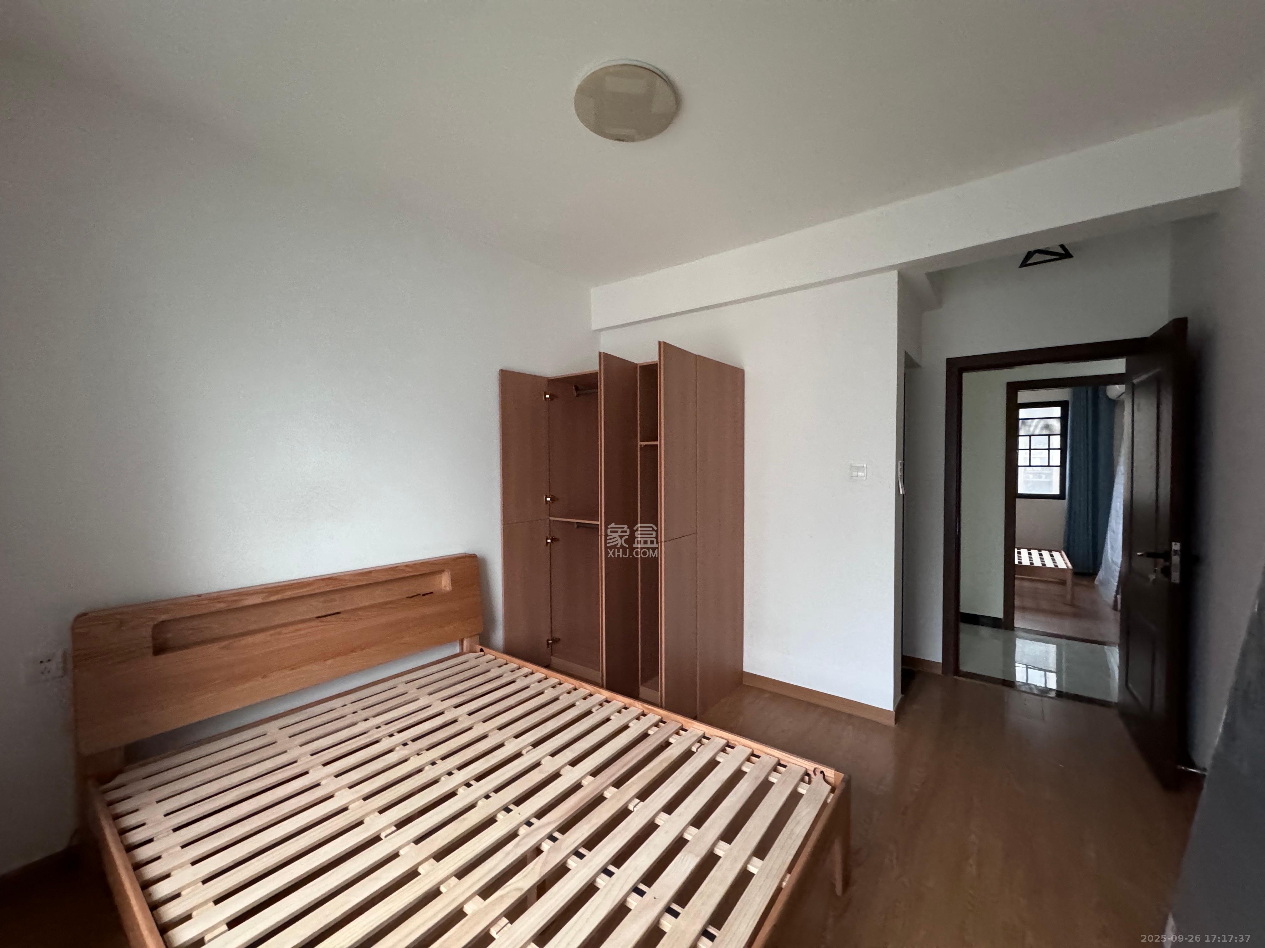 钰龙天下二期(钰龙佳园)  3室2厅2卫    3000.0元/月 钰龙天下二期(钰龙佳园)  3室2厅2卫    3000.0元/月室内图