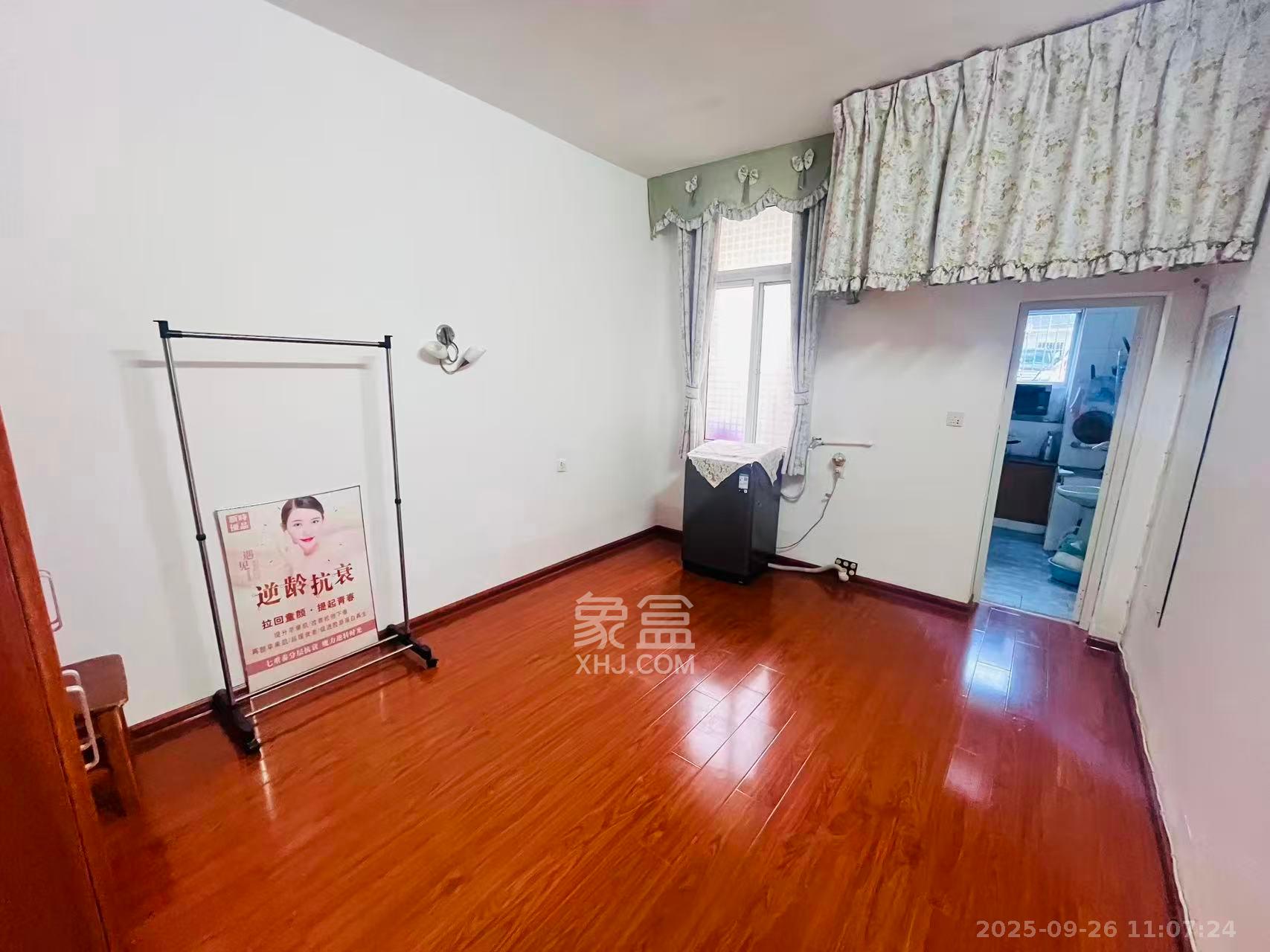 东瓜山一村送变电小区  1室1厅1卫   1300.00元/月室内图