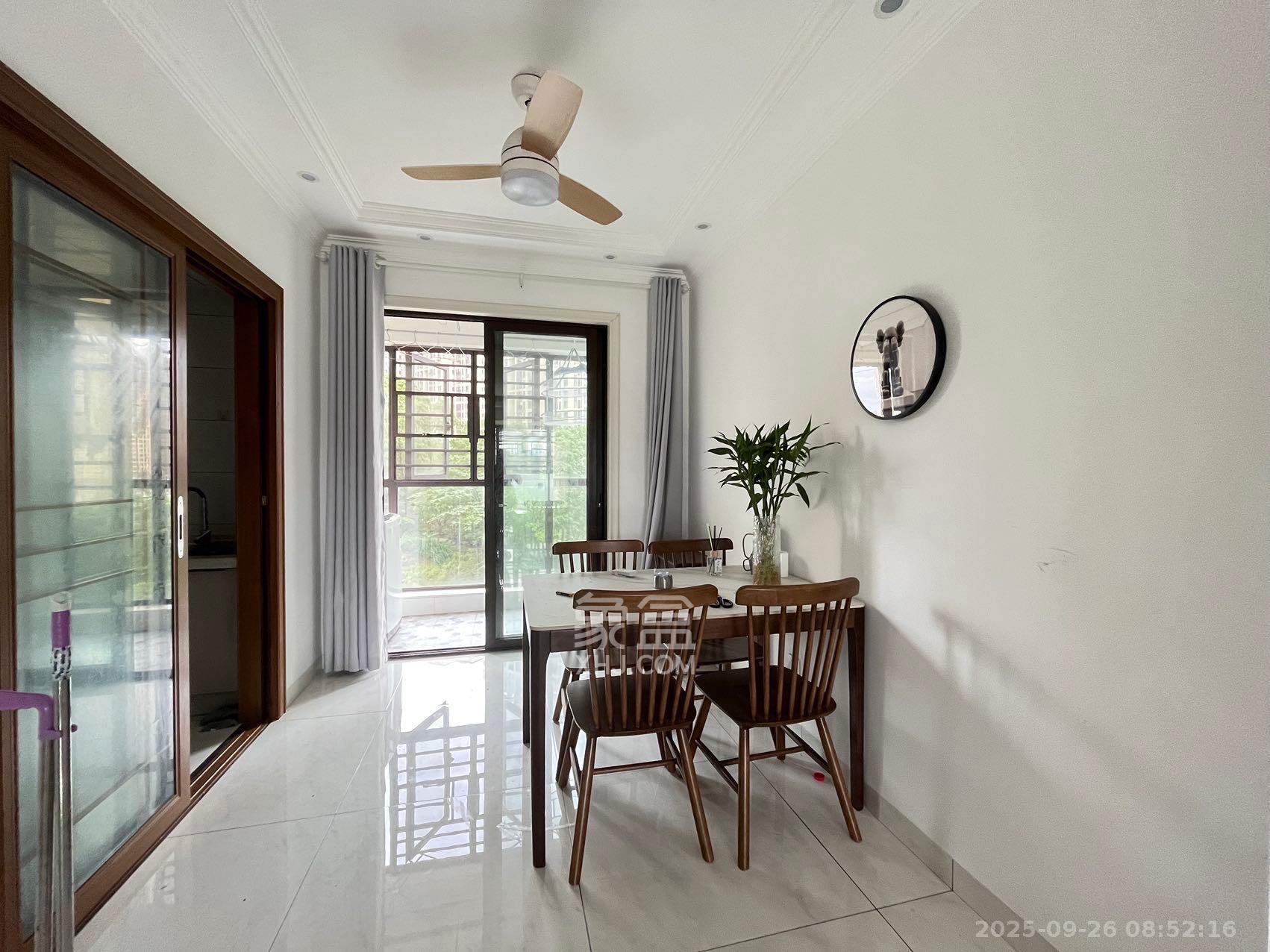 卓越蔚蓝城邦 3室2厅2卫 2600.0元/月 卓越蔚蓝城邦 3室2厅2卫 2600.0元/月室内图