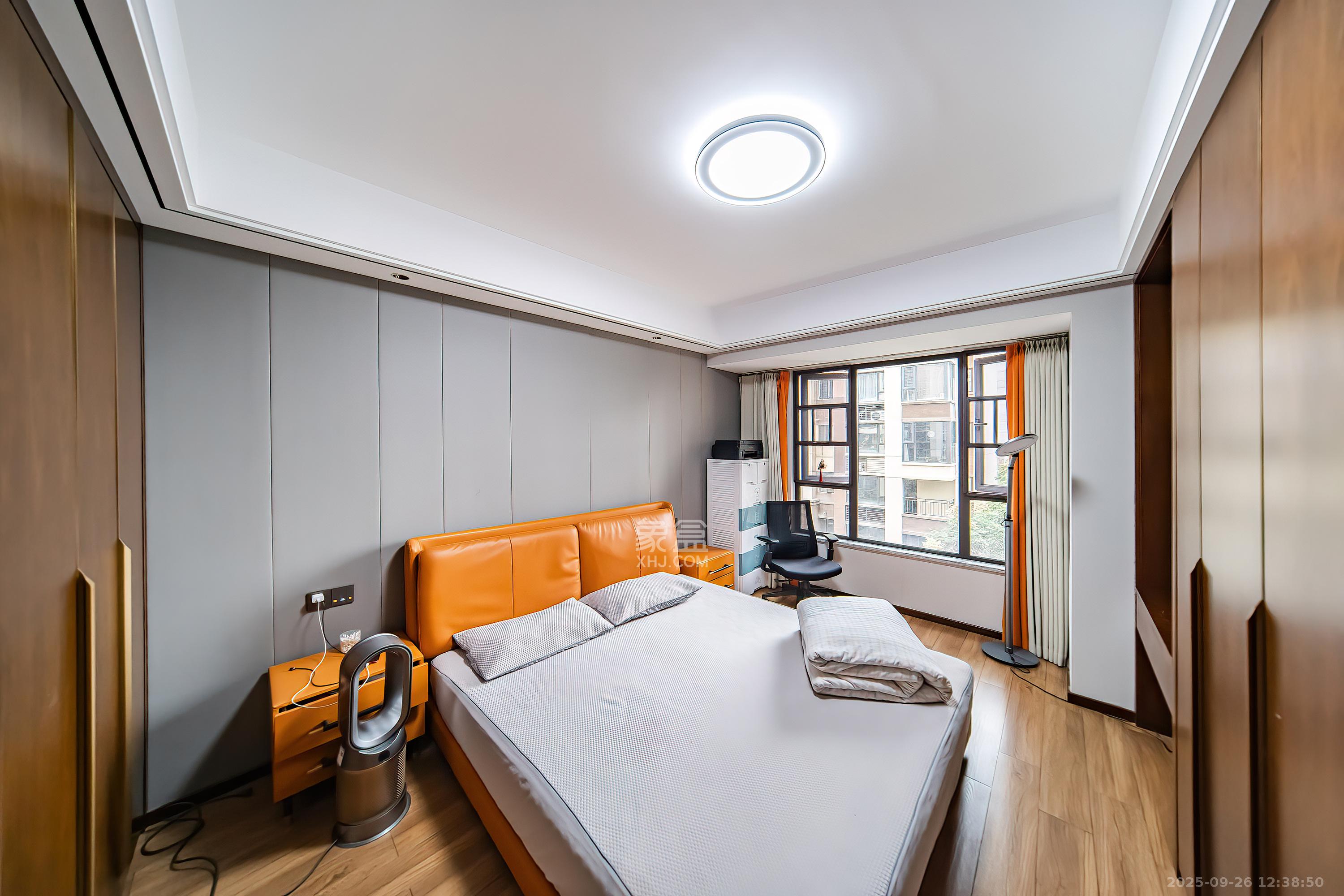 蓝光雍锦半岛 4室2厅2卫 180.0万 蓝光雍锦半岛 4室2厅2卫 180.0万卧室