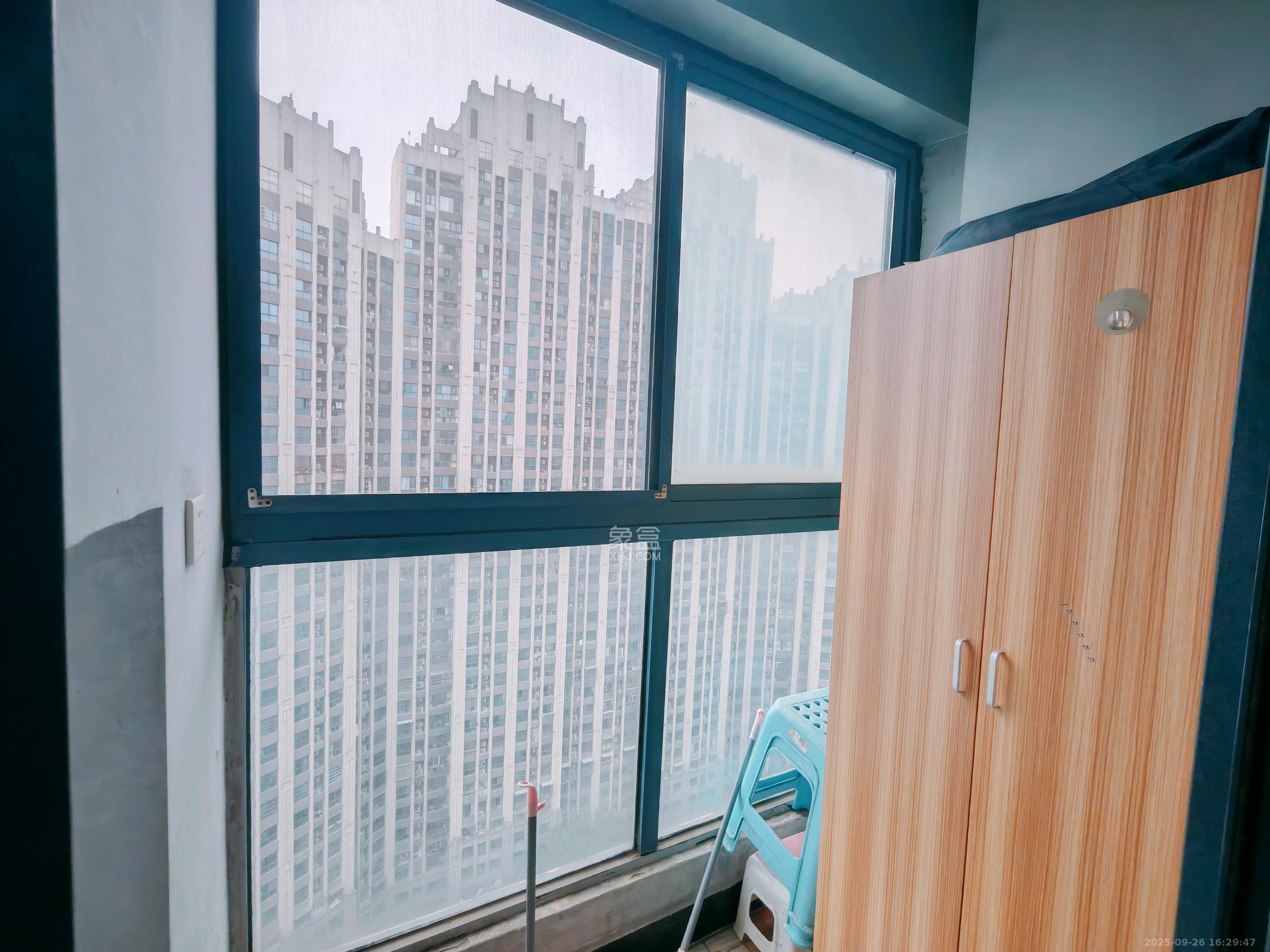 绿地中央广场  1室0厅1卫    1300.0元/月室内图