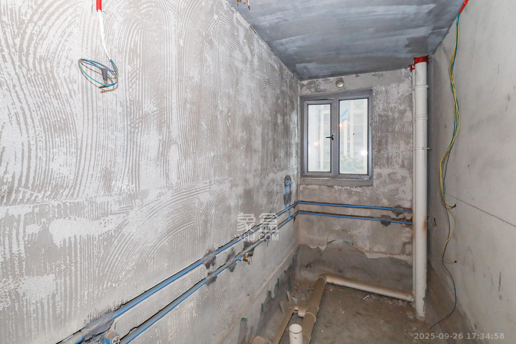 八方小区B区 3室2厅2卫 450.0万 八方小区B区 3室2厅2卫 450.0万卫生间