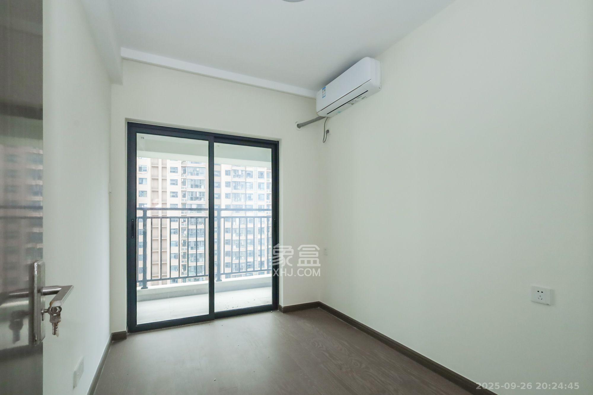 滨江府1913  4室2厅2卫    4000.0元/月室内图