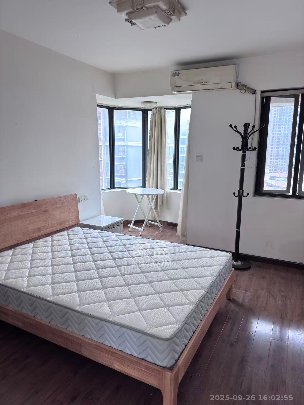 西城龙庭 2室2厅1卫 2400.0元/月 西城龙庭 2室2厅1卫 2400.0元/月室内图